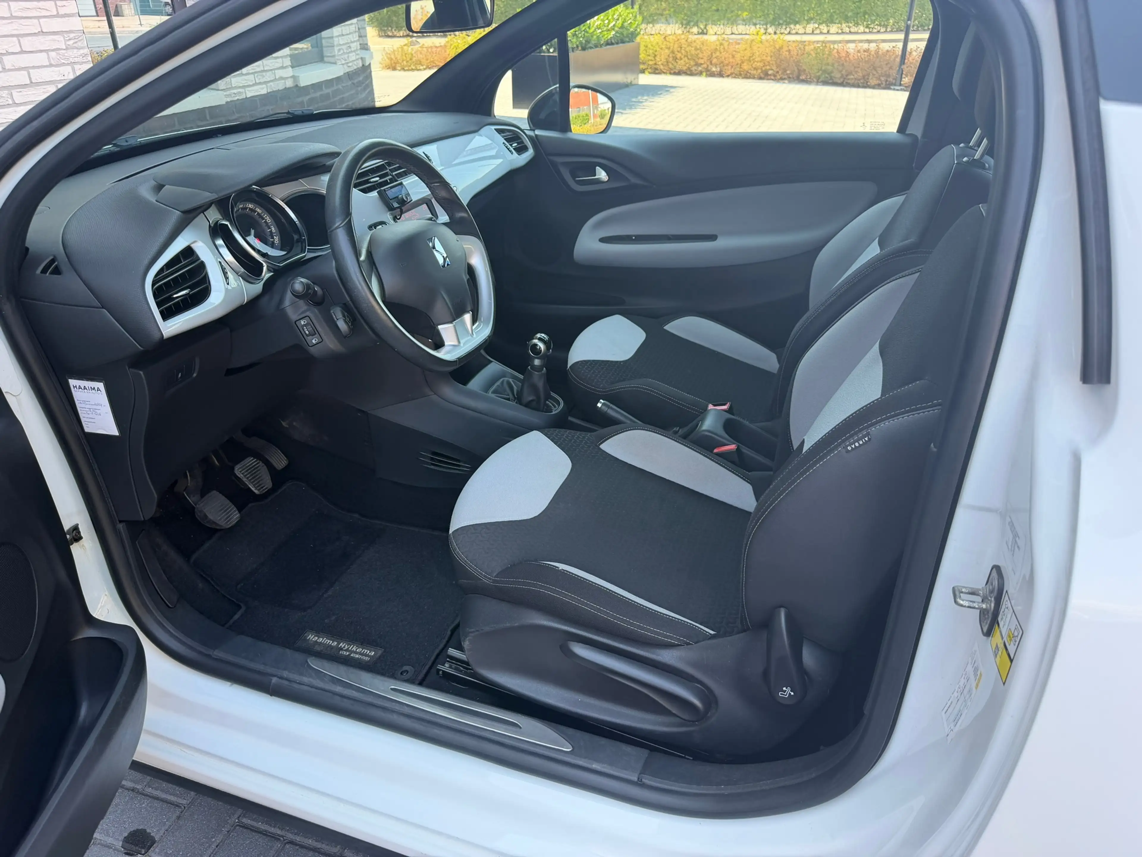 DS Automobiles DS 3 1.2 PureTech Chic — photo 12