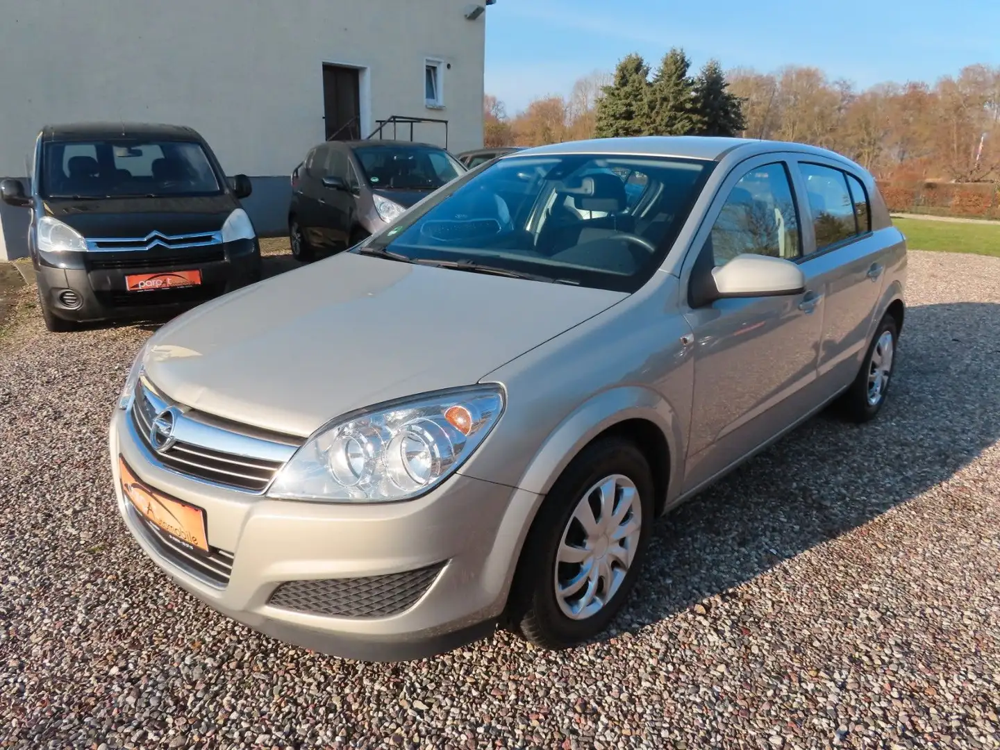 Opel Astra H Lim. Edition Silber - 1