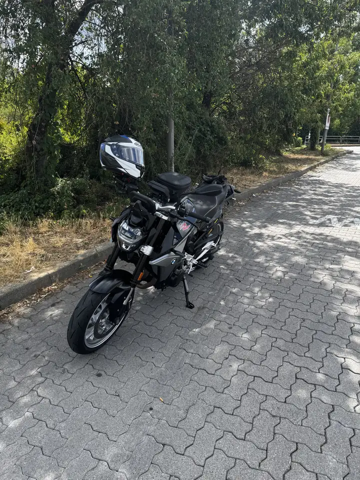 BMW F 900 R