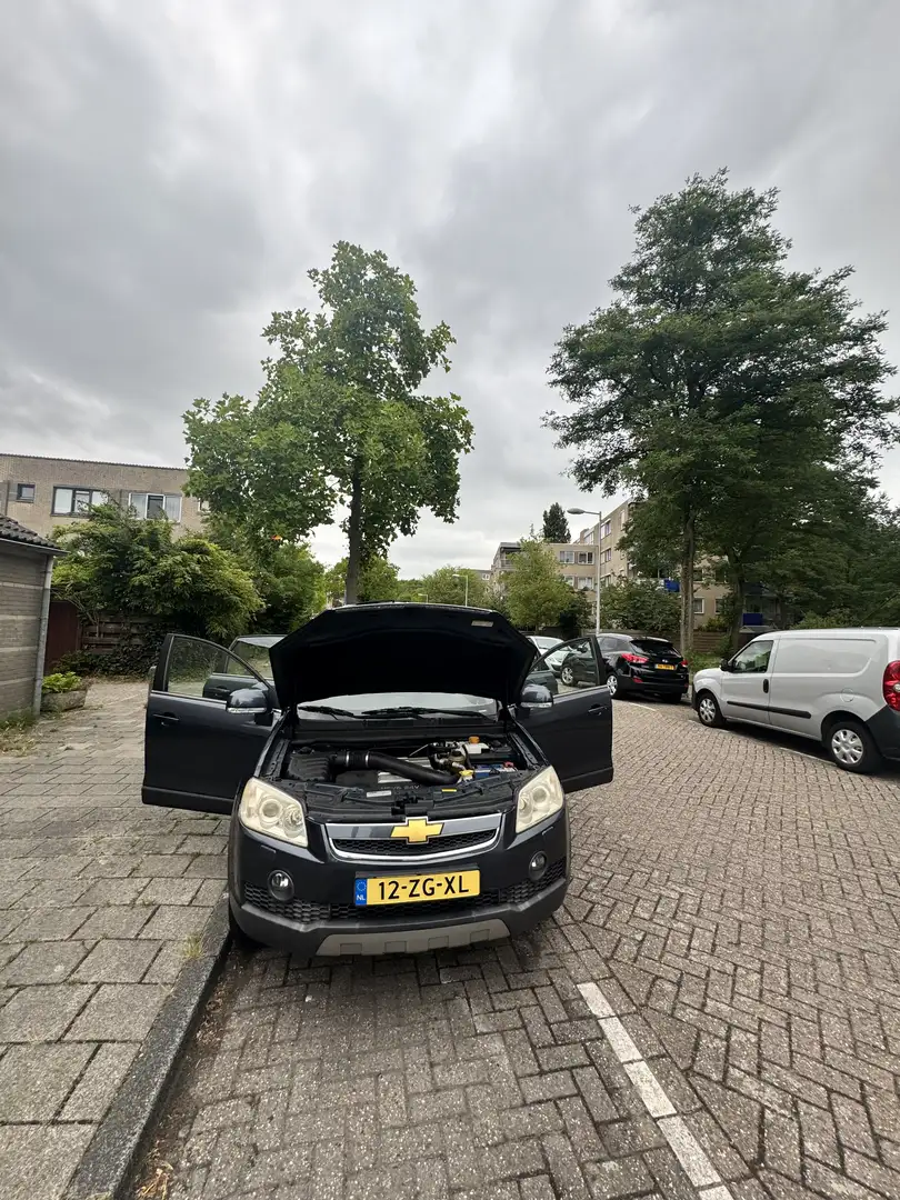 Chevrolet Captiva 3.2i Executive Grijs - 1