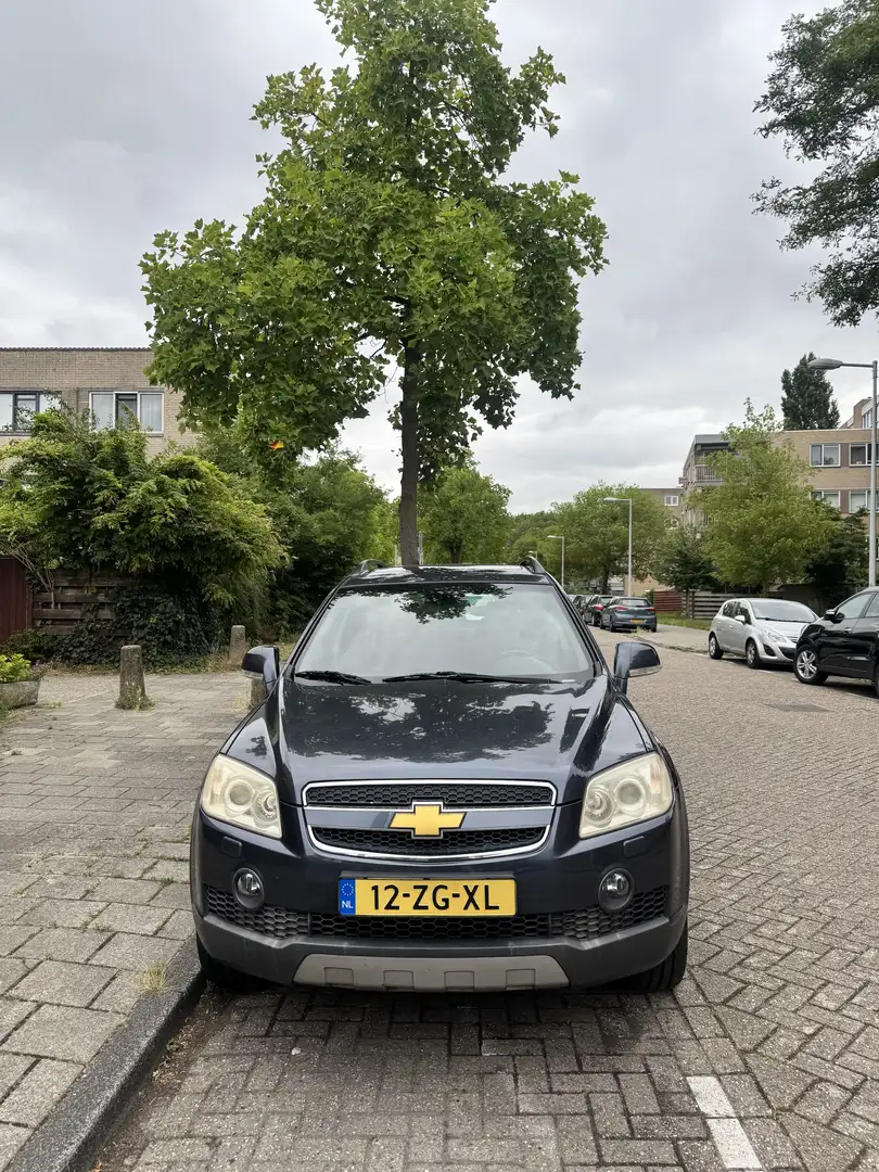 Chevrolet Captiva 3.2i Executive Grijs - 2