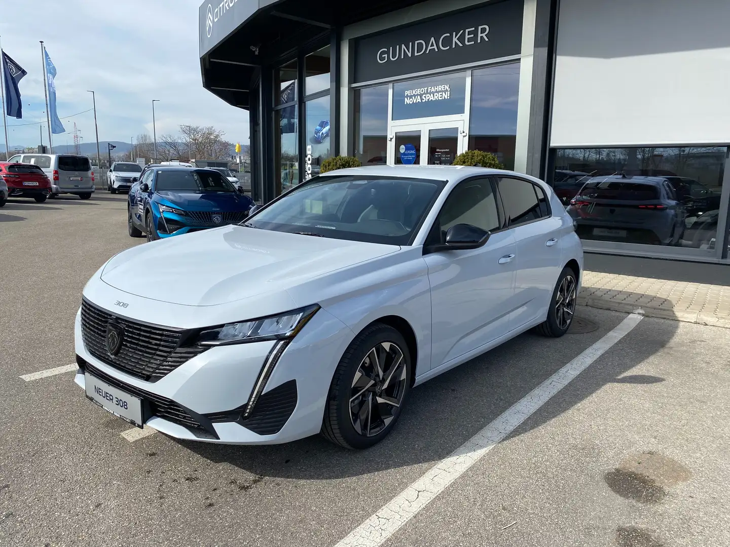 Peugeot 308 Hybrid 136 Allure Weiß - 1
