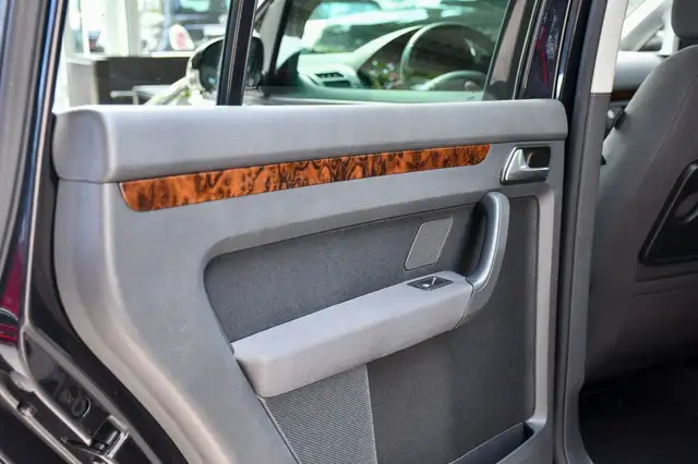 Volkswagen Touran view 12