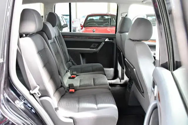 Volkswagen Touran view 15