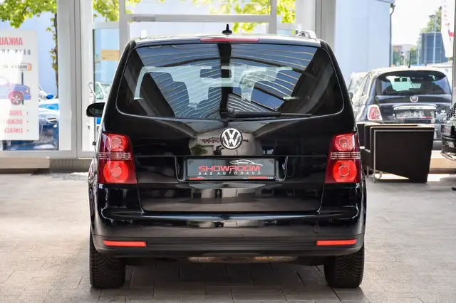 Volkswagen Touran view 6
