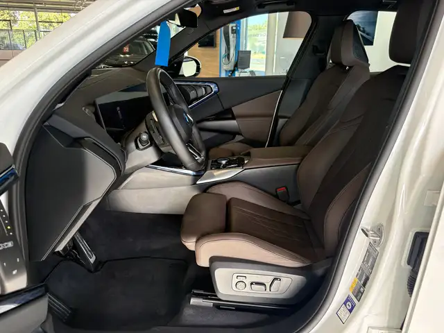 BMW X3 view 11