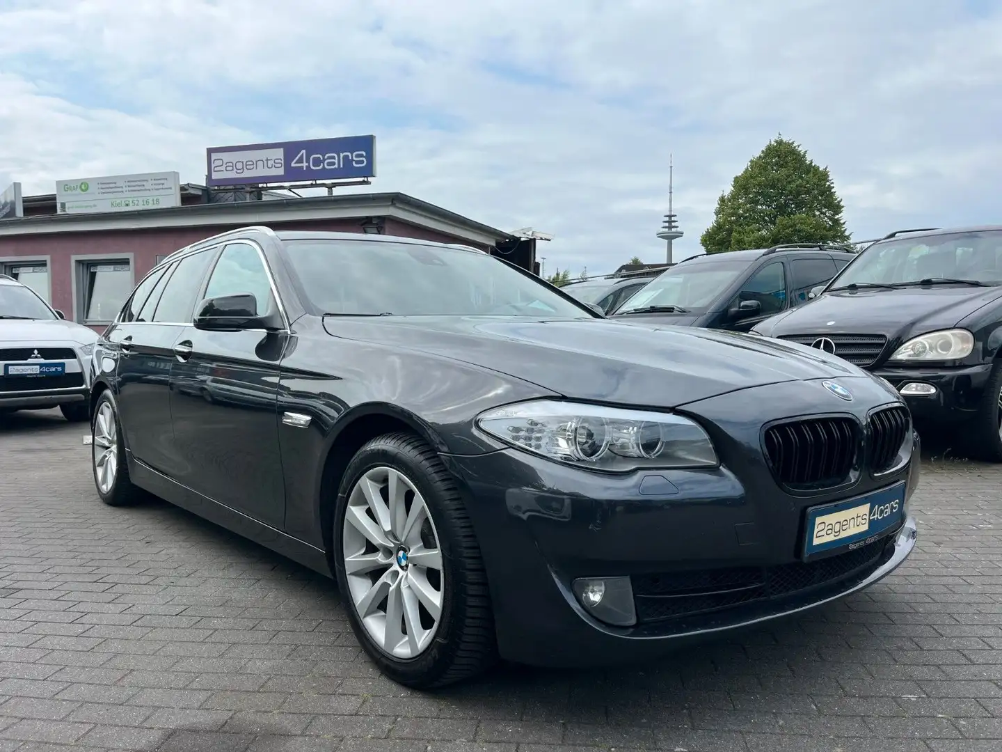 BMW 525 5 Touring 525d°Garantie°Head-Up°LED°PDC°Navi°SHZ Šedá - 2