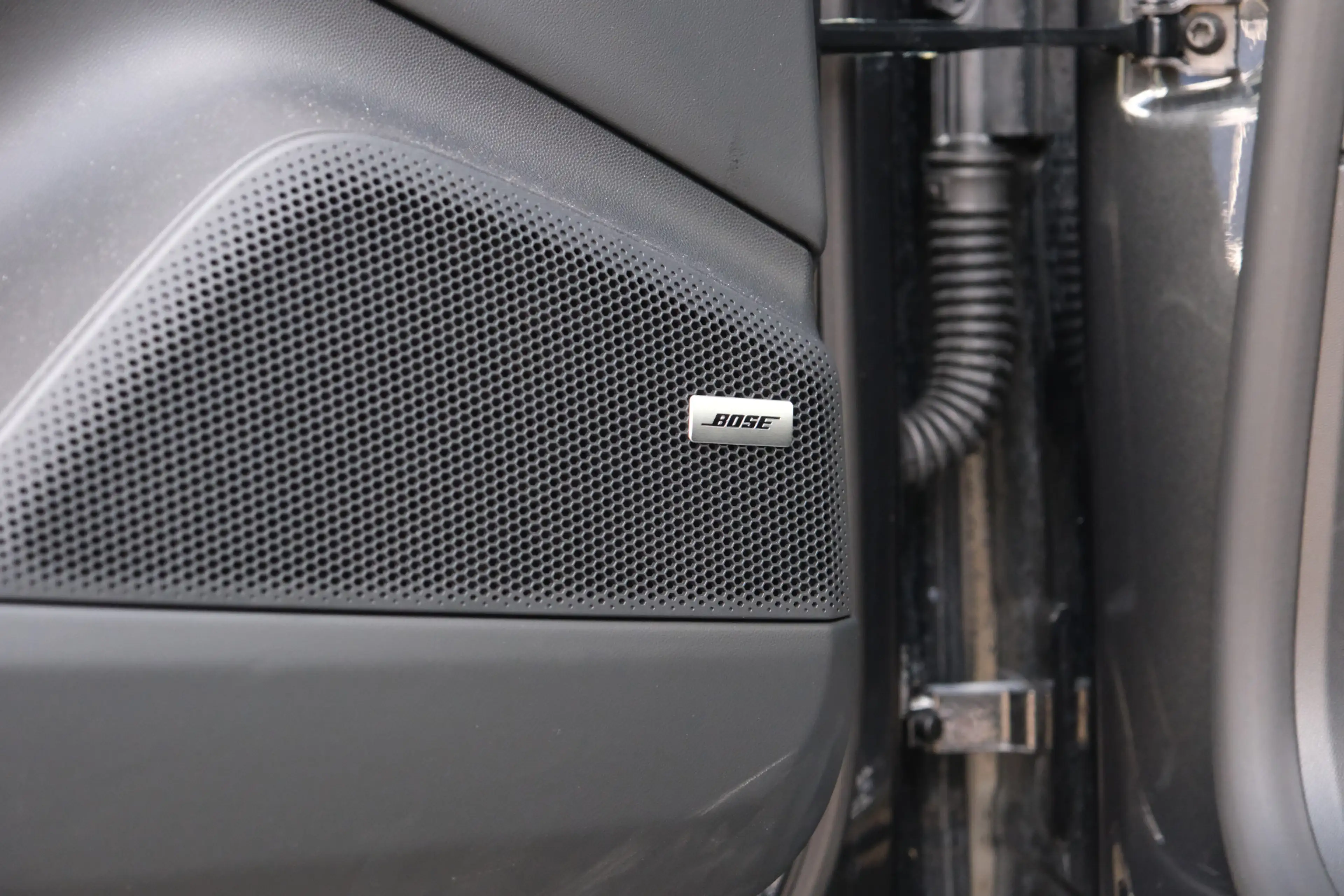 Porsche Macan 4 | Luchtvering | Bose | Schuifkanteldak |  Trekha — photo 16
