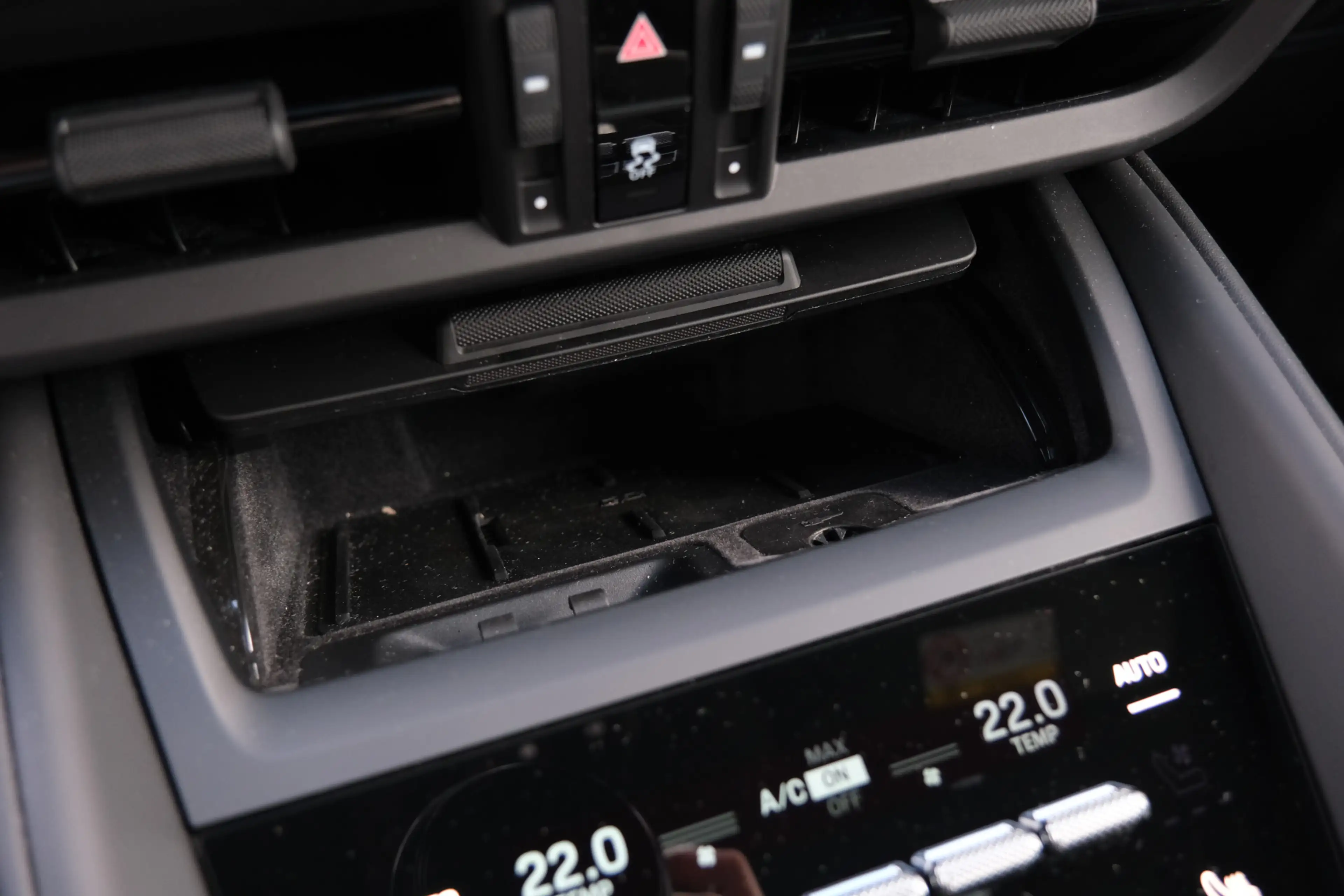 Porsche Macan 4 | Luchtvering | Bose | Schuifkanteldak |  Trekha — photo 40