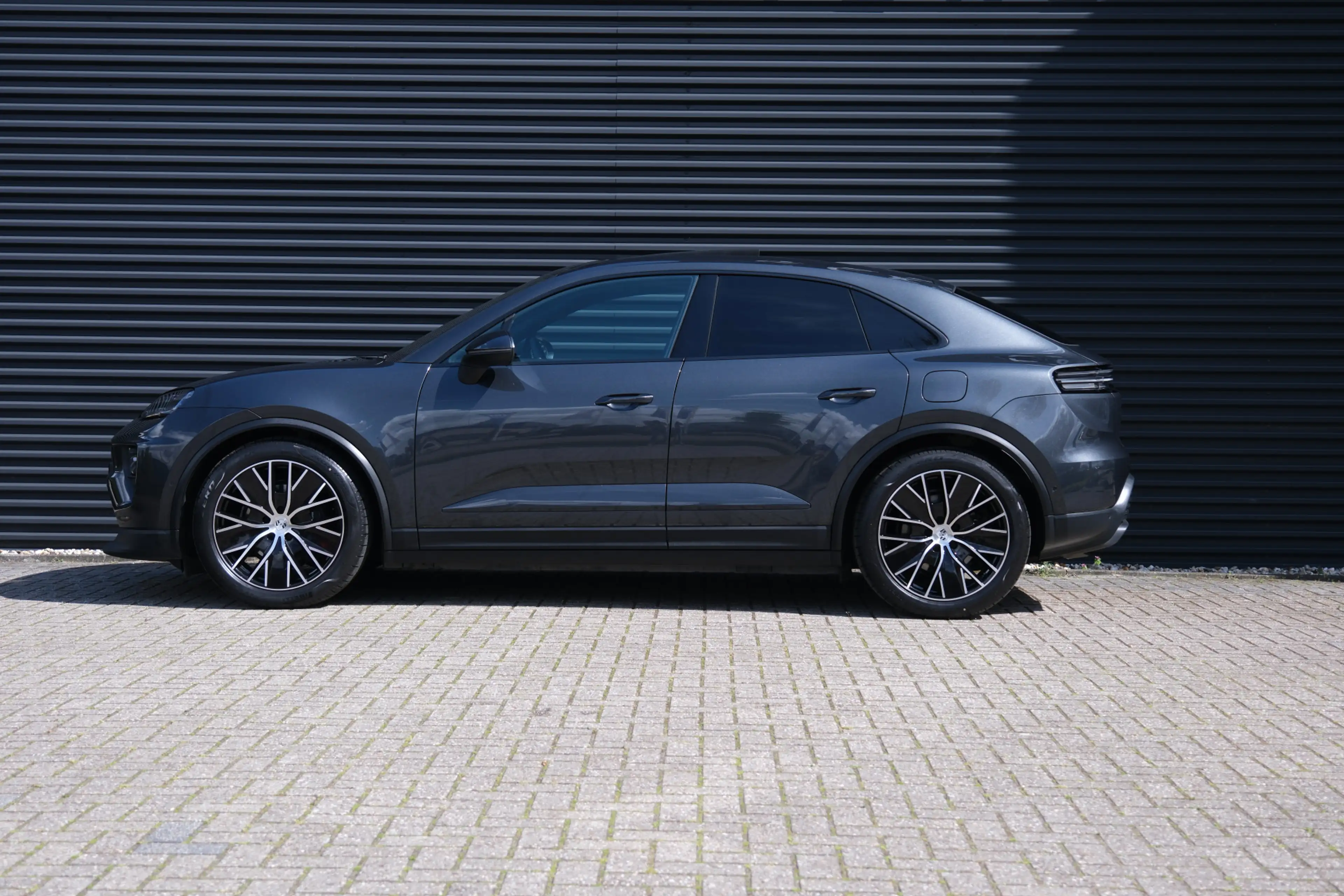 Porsche Macan 4 | Luchtvering | Bose | Schuifkanteldak |  Trekha — photo 10