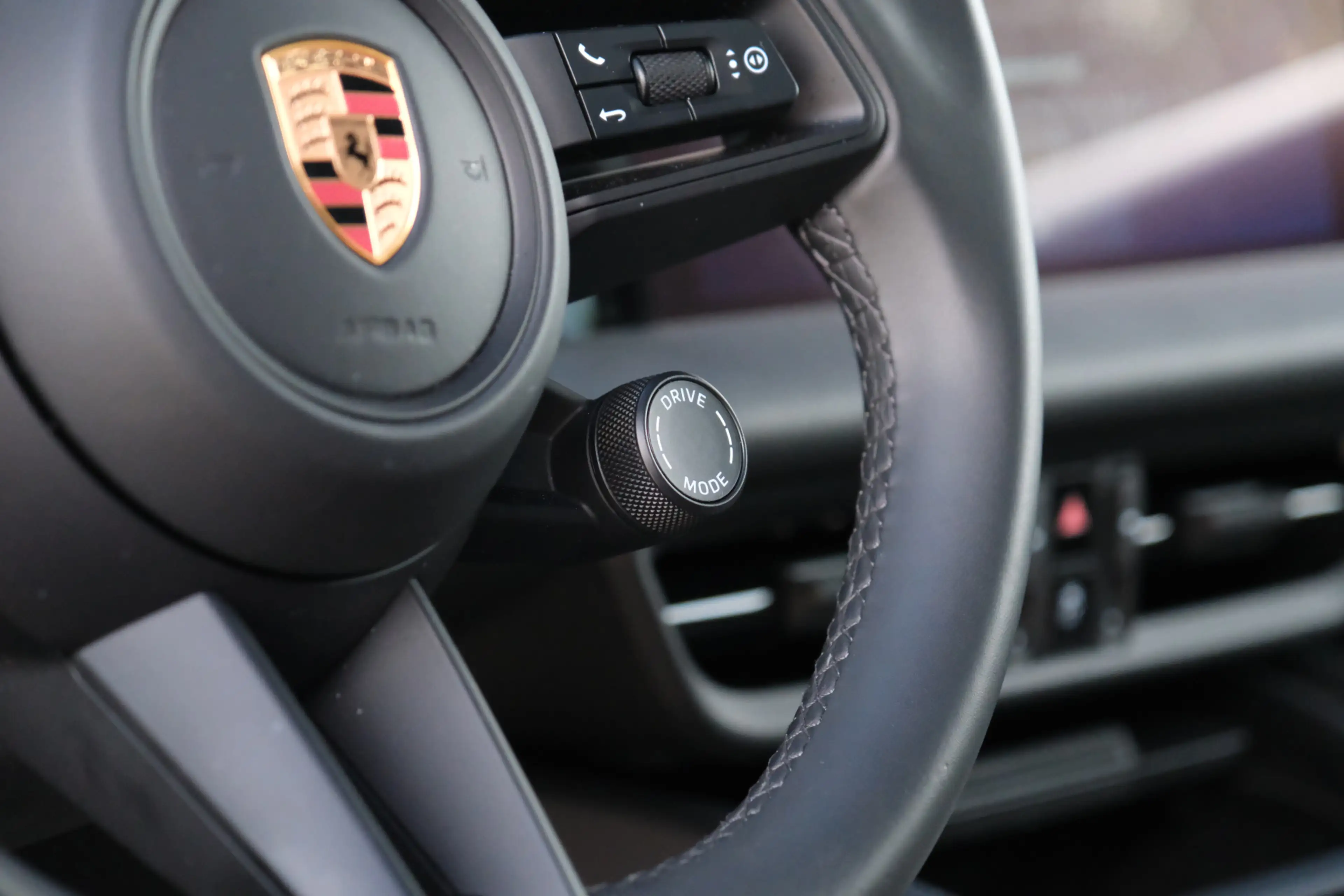 Porsche Macan 4 | Luchtvering | Bose | Schuifkanteldak |  Trekha — photo 13