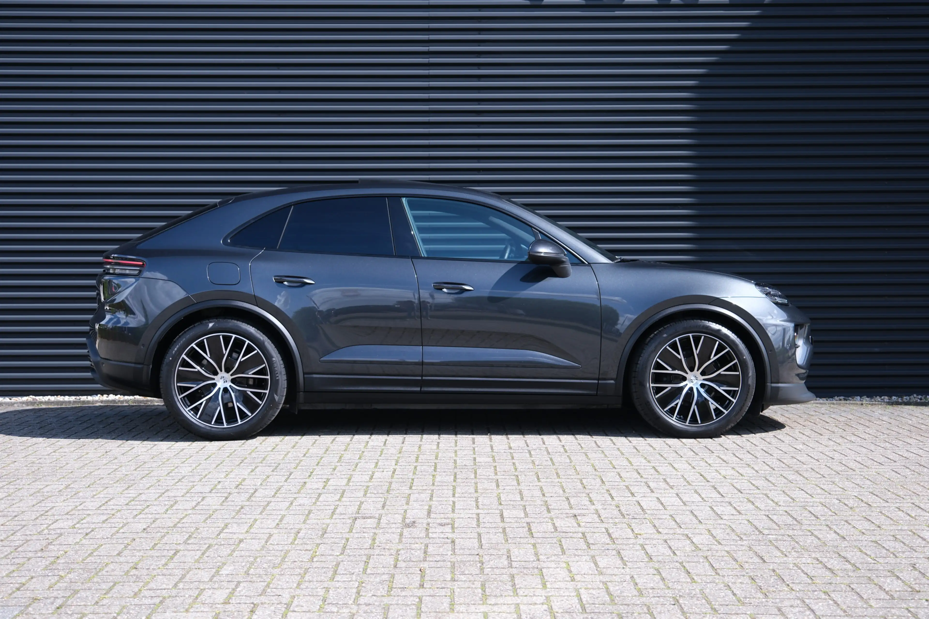 Porsche Macan 4 | Luchtvering | Bose | Schuifkanteldak |  Trekha — photo 9