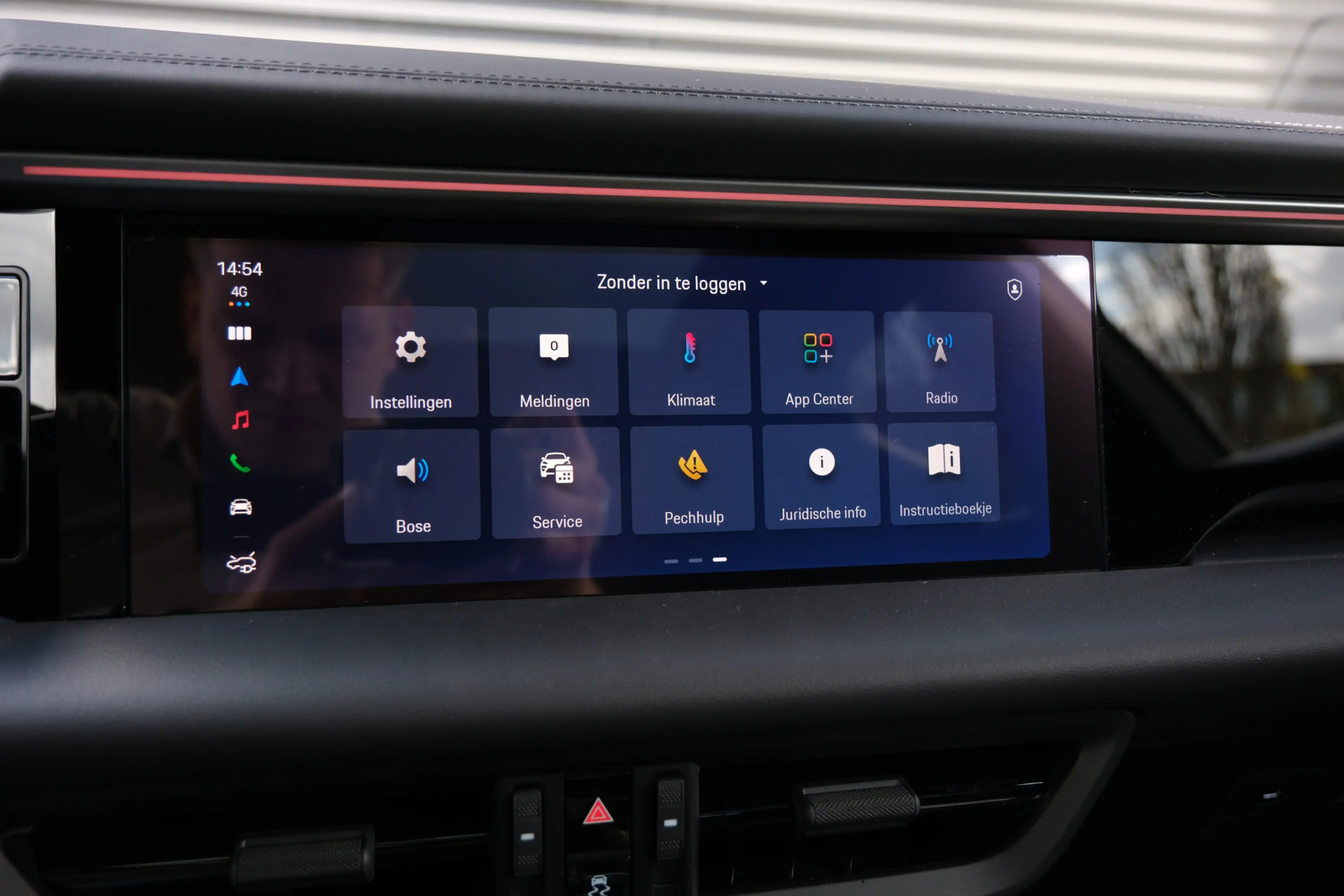 Porsche Macan 4 | Luchtvering | Bose | Schuifkanteldak |  Trekha — photo 37