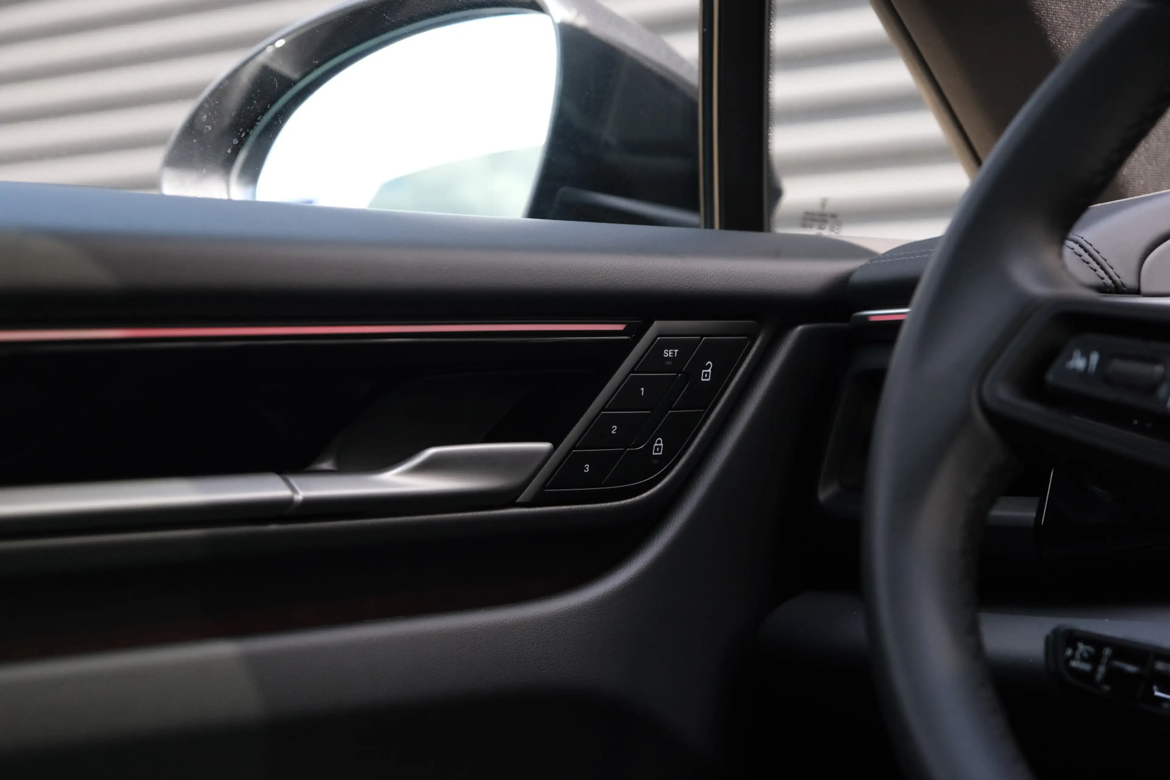 Porsche Macan 4 | Luchtvering | Bose | Schuifkanteldak |  Trekha — photo 26