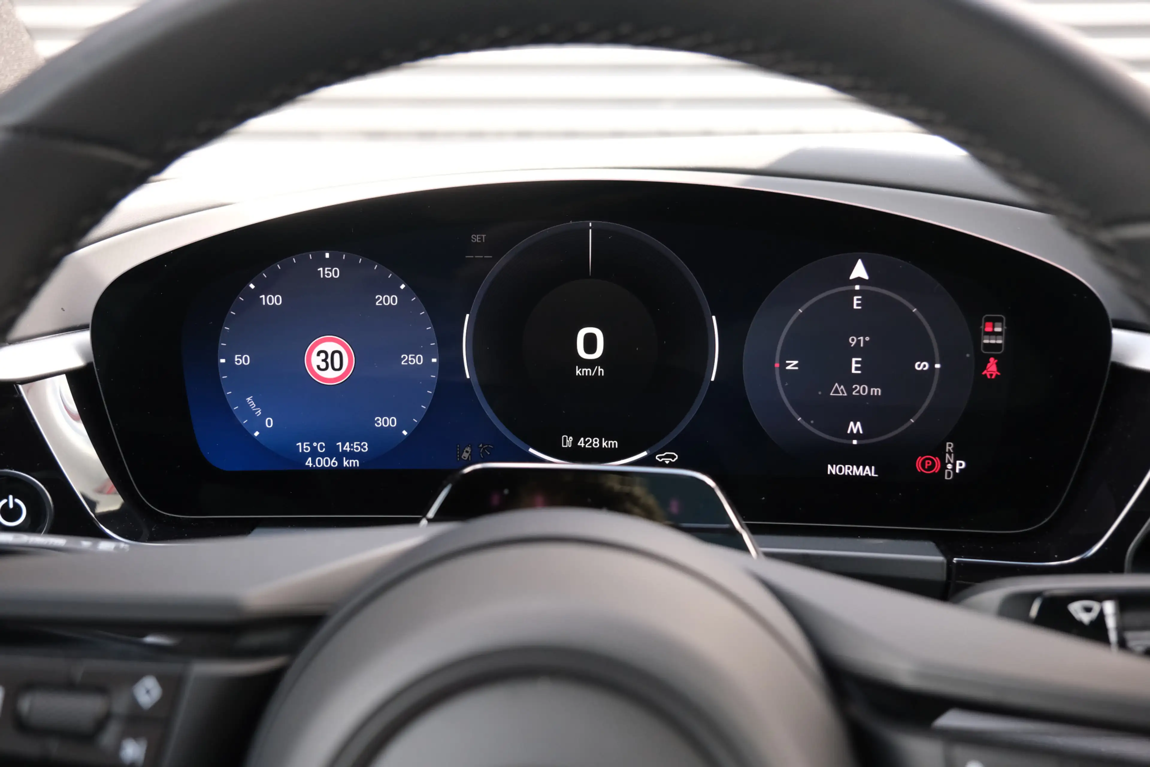 Porsche Macan 4 | Luchtvering | Bose | Schuifkanteldak |  Trekha — photo 30