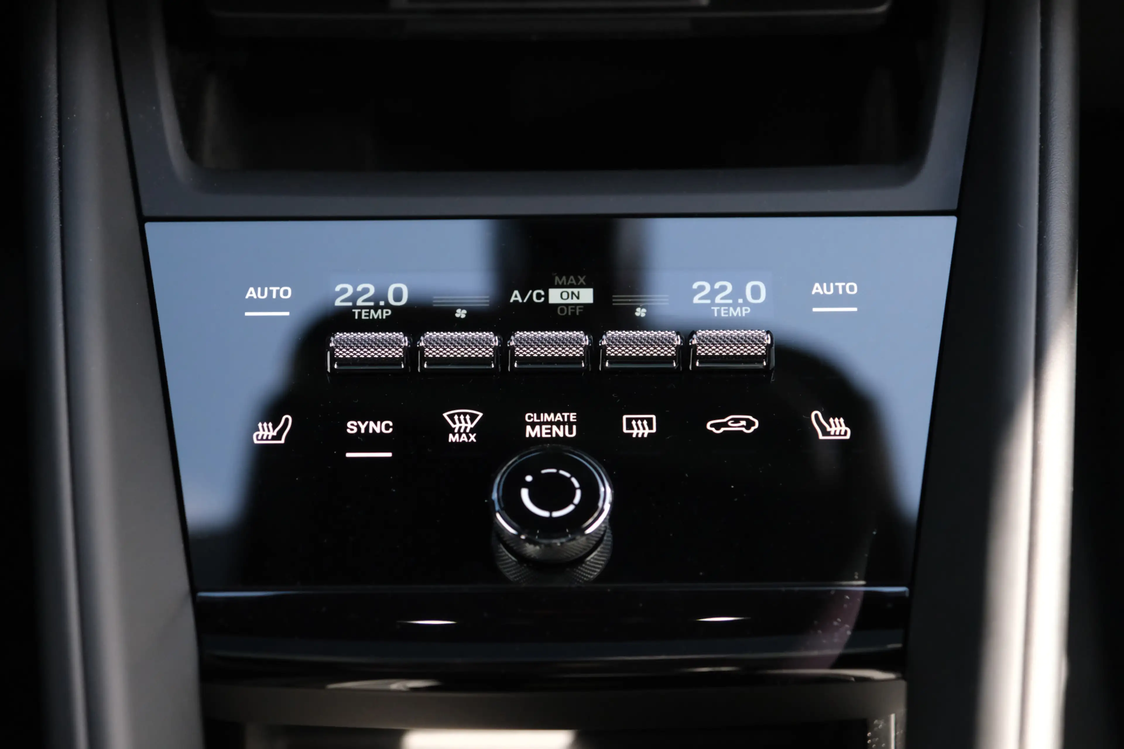 Porsche Macan 4 | Luchtvering | Bose | Schuifkanteldak |  Trekha — photo 25