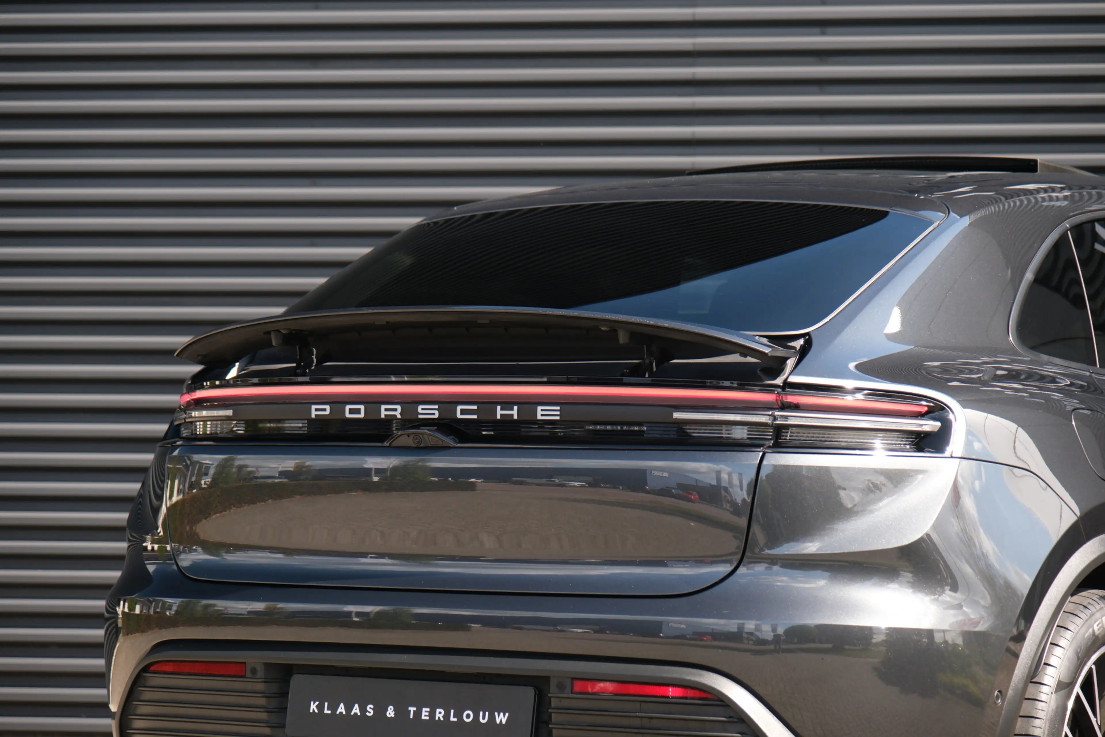 Porsche Macan 4 | Luchtvering | Bose | Schuifkanteldak |  Trekha — photo 33