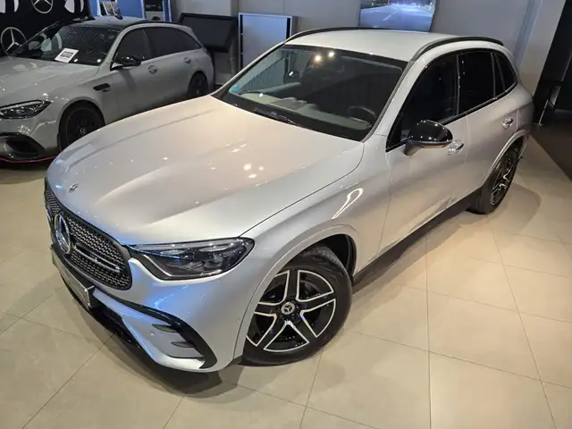 Mercedes-Benz GLC view 11