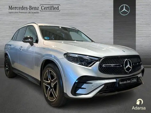 Mercedes-Benz GLC view 3