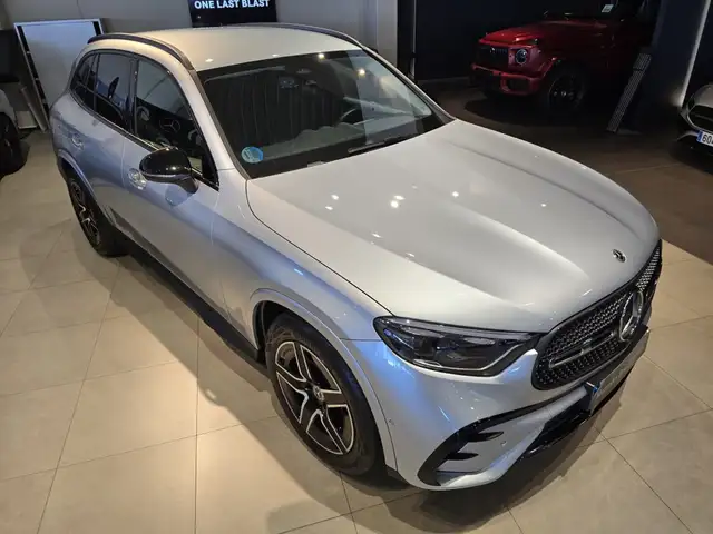 Mercedes-Benz GLC view 12