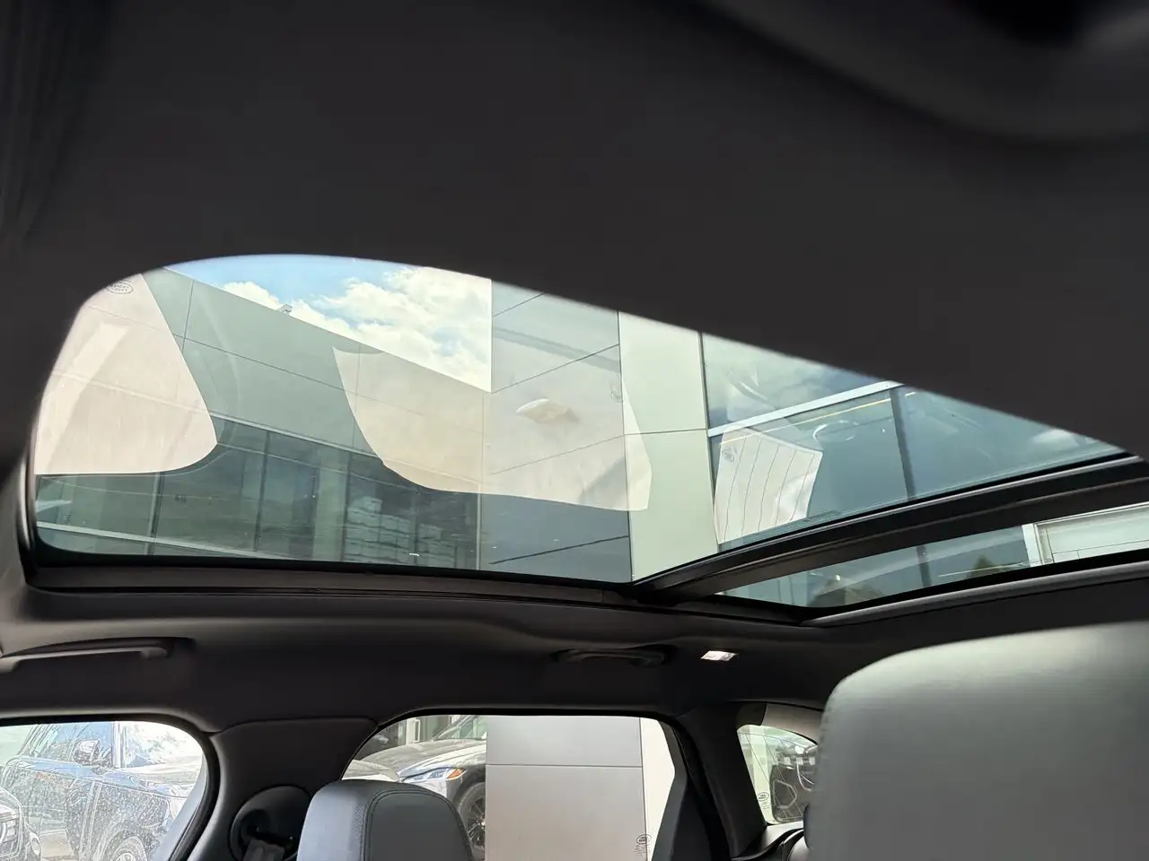 Land Rover Range Rover Velar снимка Land Rover Range Rover Velar
