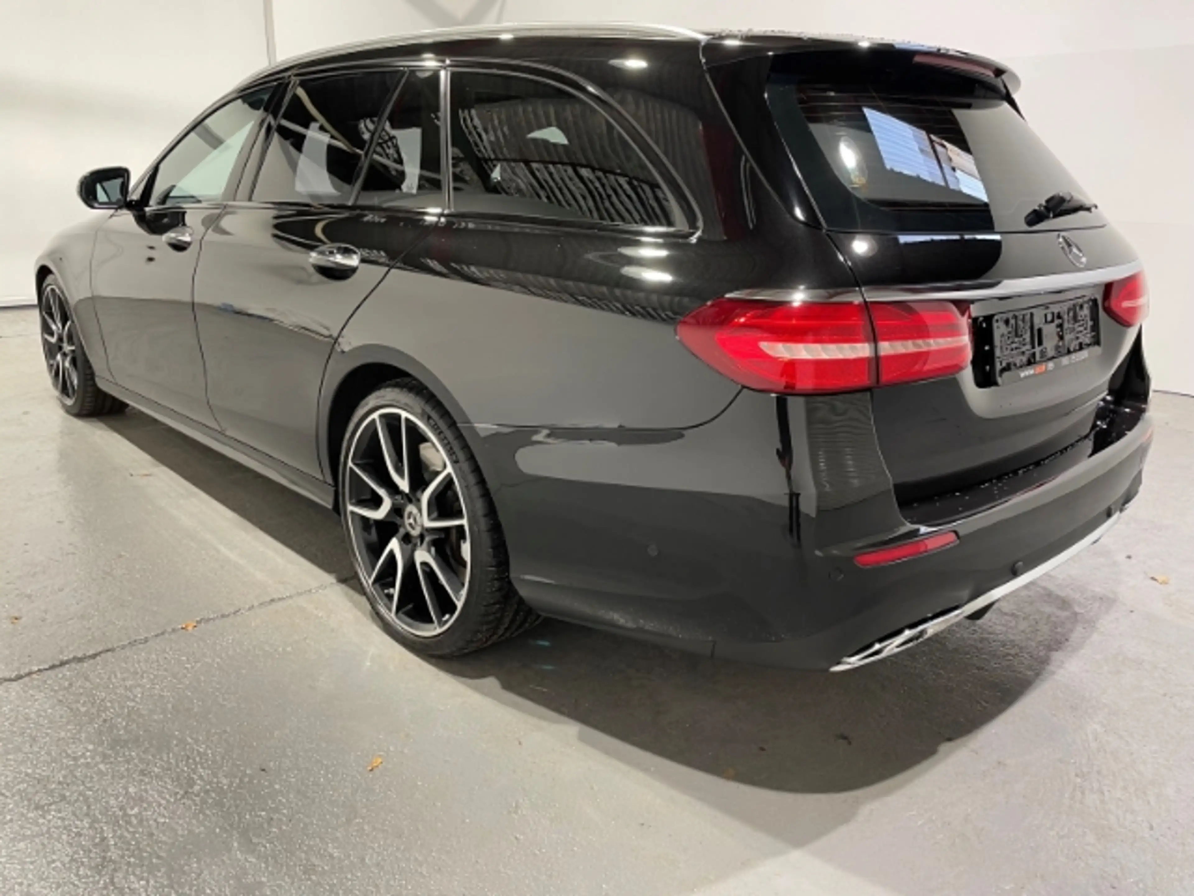 Mercedes-Benz E 43 AMG T4Matic EU6 Leder LED ACC Navi Burmester GSD — photo 2
