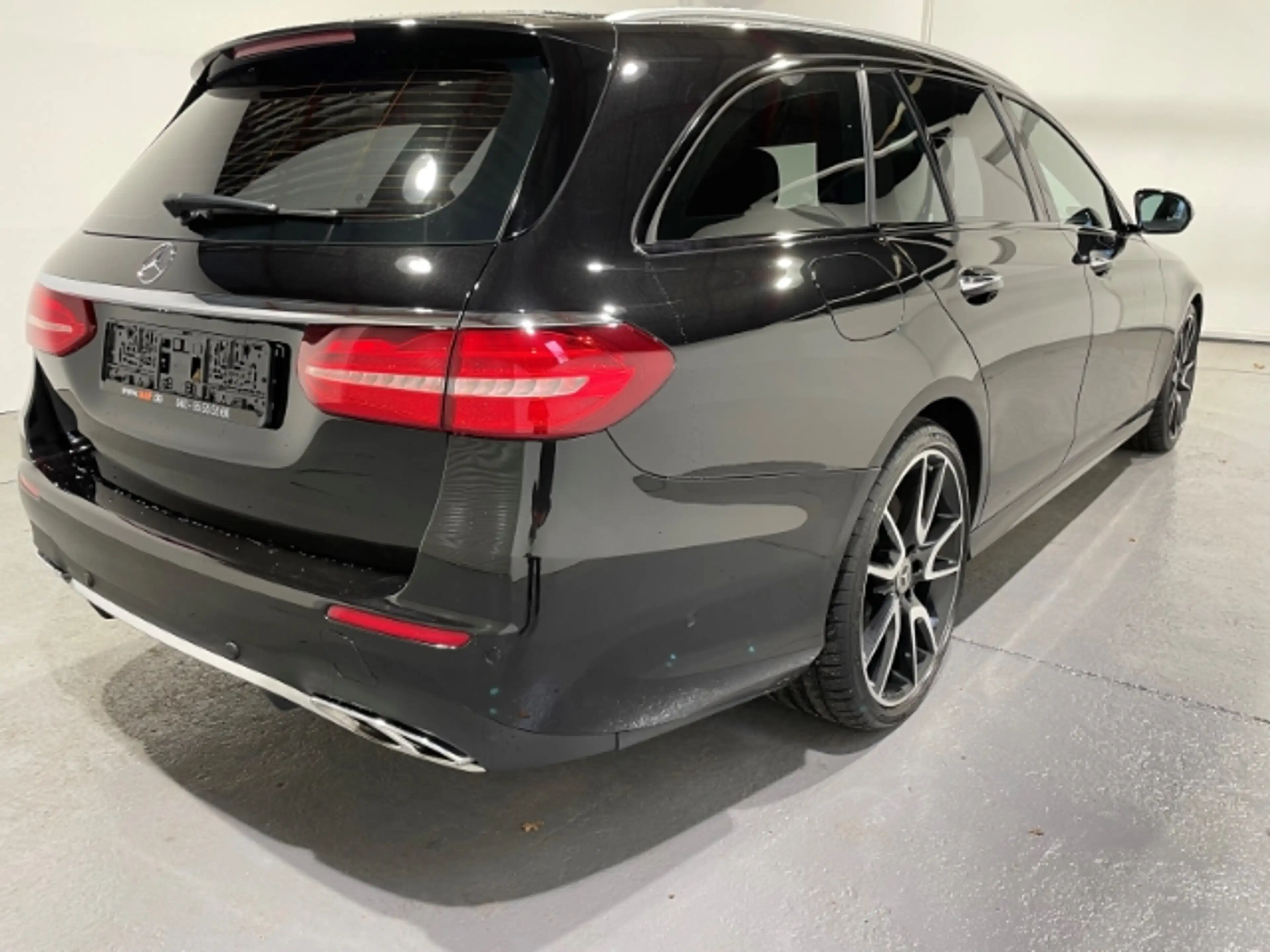 Mercedes-Benz E 43 AMG T4Matic EU6 Leder LED ACC Navi Burmester GSD — photo 3