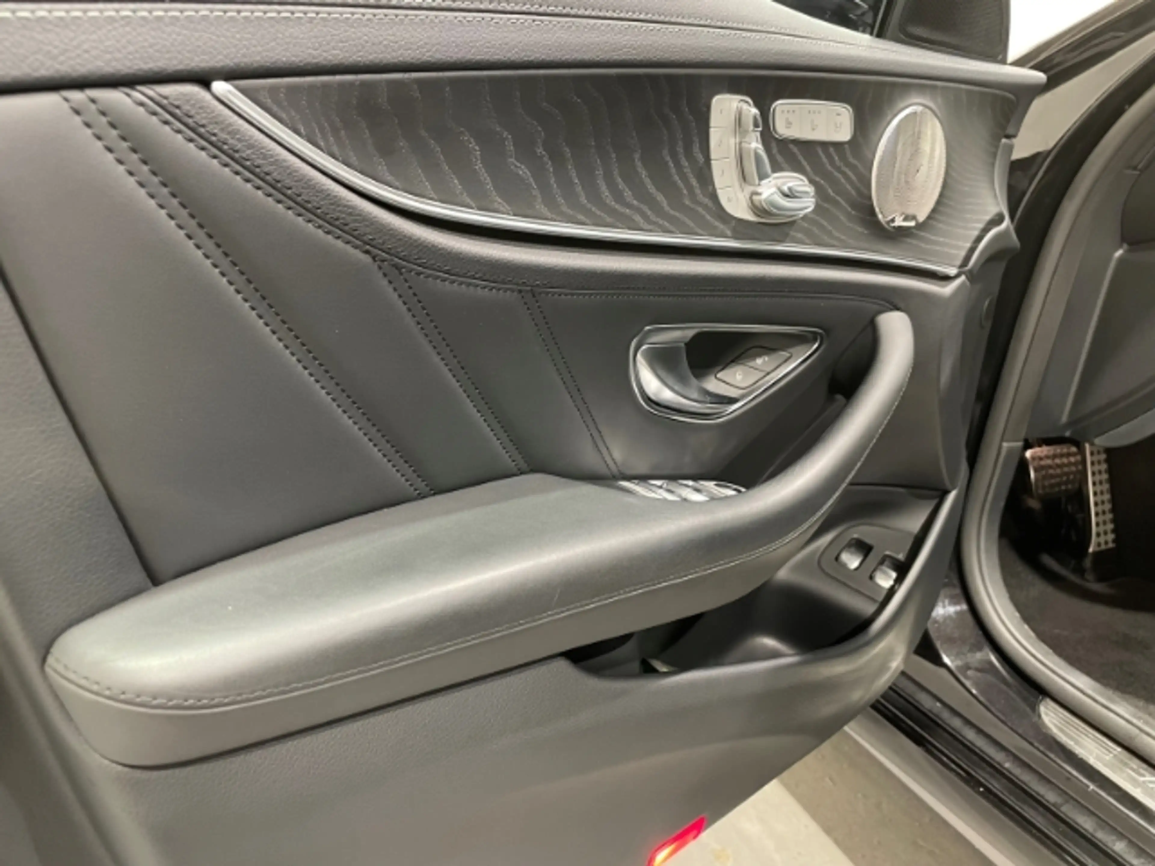 Mercedes-Benz E 43 AMG T4Matic EU6 Leder LED ACC Navi Burmester GSD — photo 11
