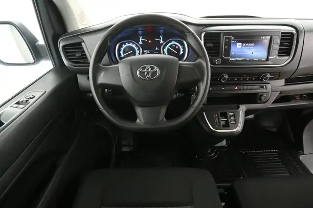 Toyota Proace view 2