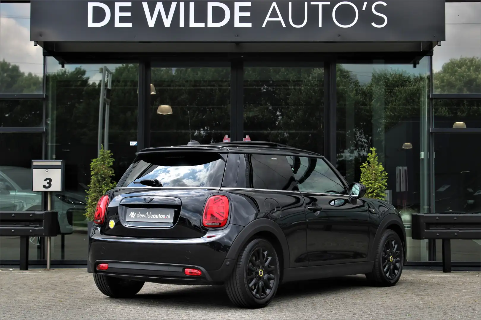 MINI Cooper E Electric 33 kWh Pano Leer Camera Harman/Kardon Hea Black - 2