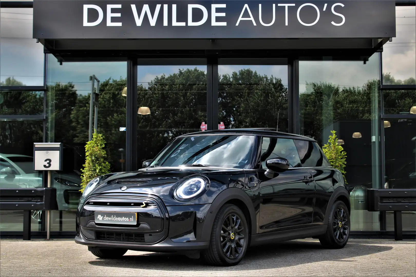 MINI Cooper E Electric 33 kWh Pano Leer Camera Harman/Kardon Hea Black - 1