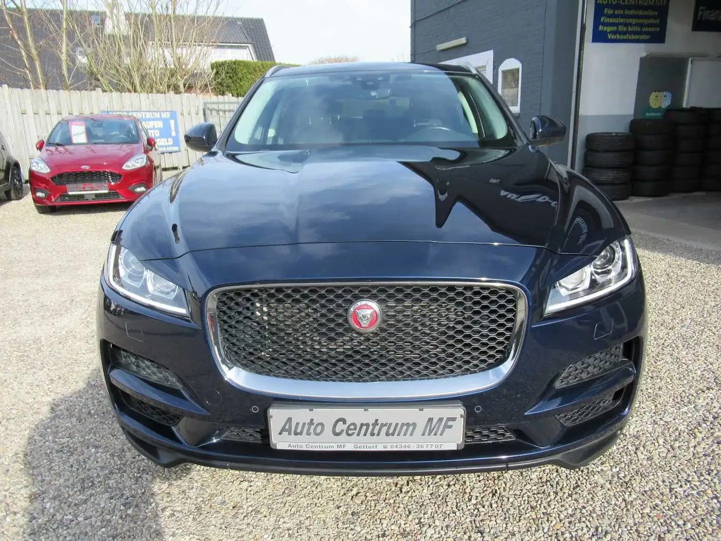 Jaguar F-Pace 20d Aut. Prestige Blau - 2