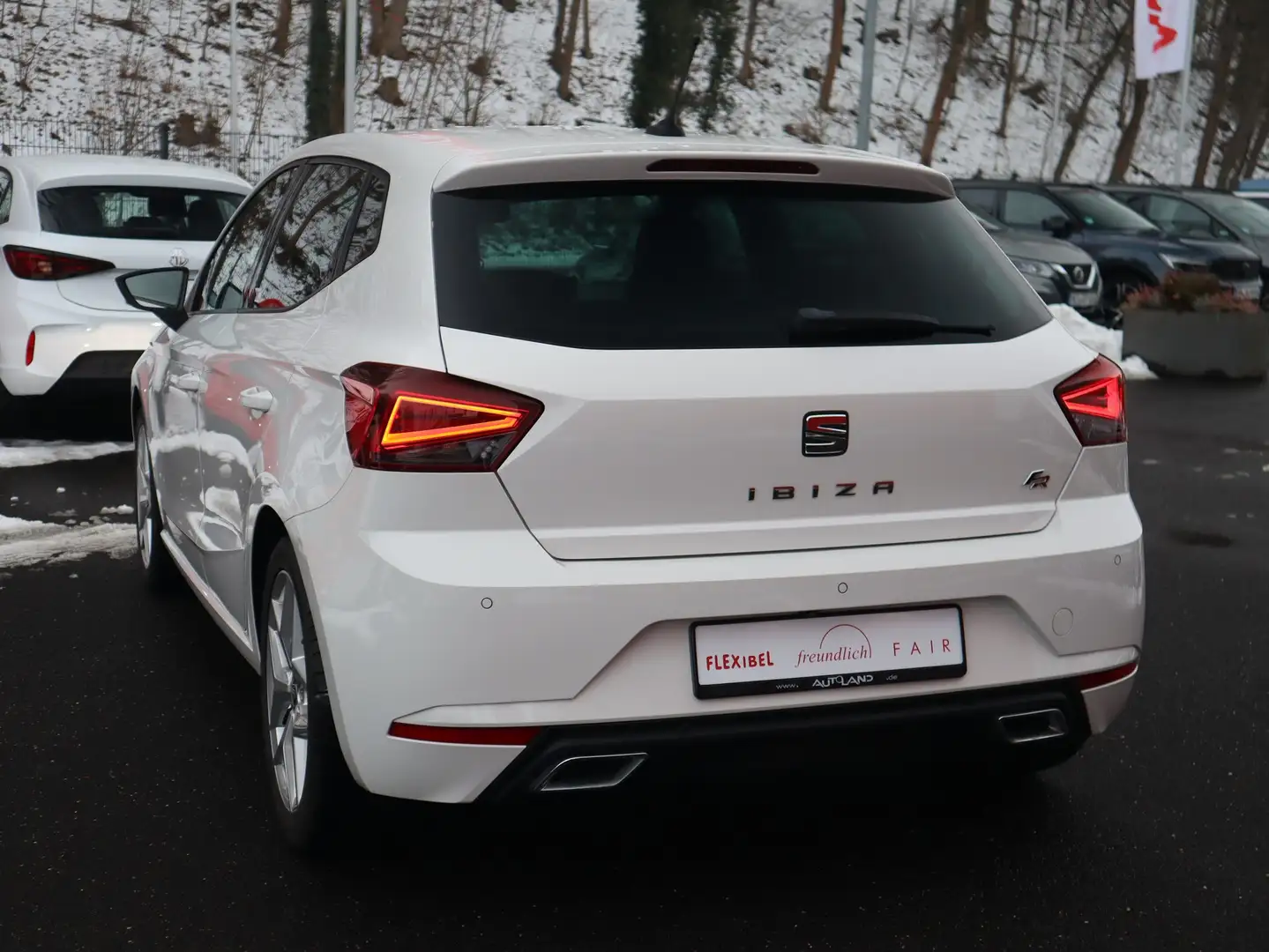 SEAT Ibiza 1.0 TSI FR AAC ACC VC DAB LED Navi Kamera Blanc - 2