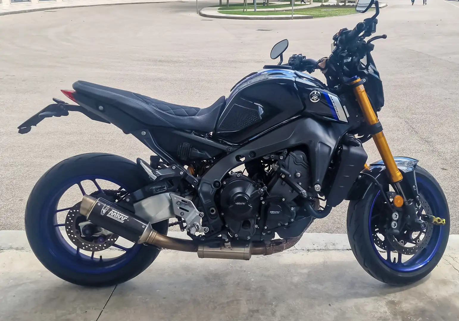Yamaha MT-09 SP Negro - 2