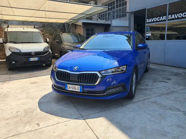 Skoda Octavia view 2