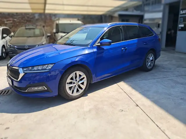 Skoda Octavia view 5