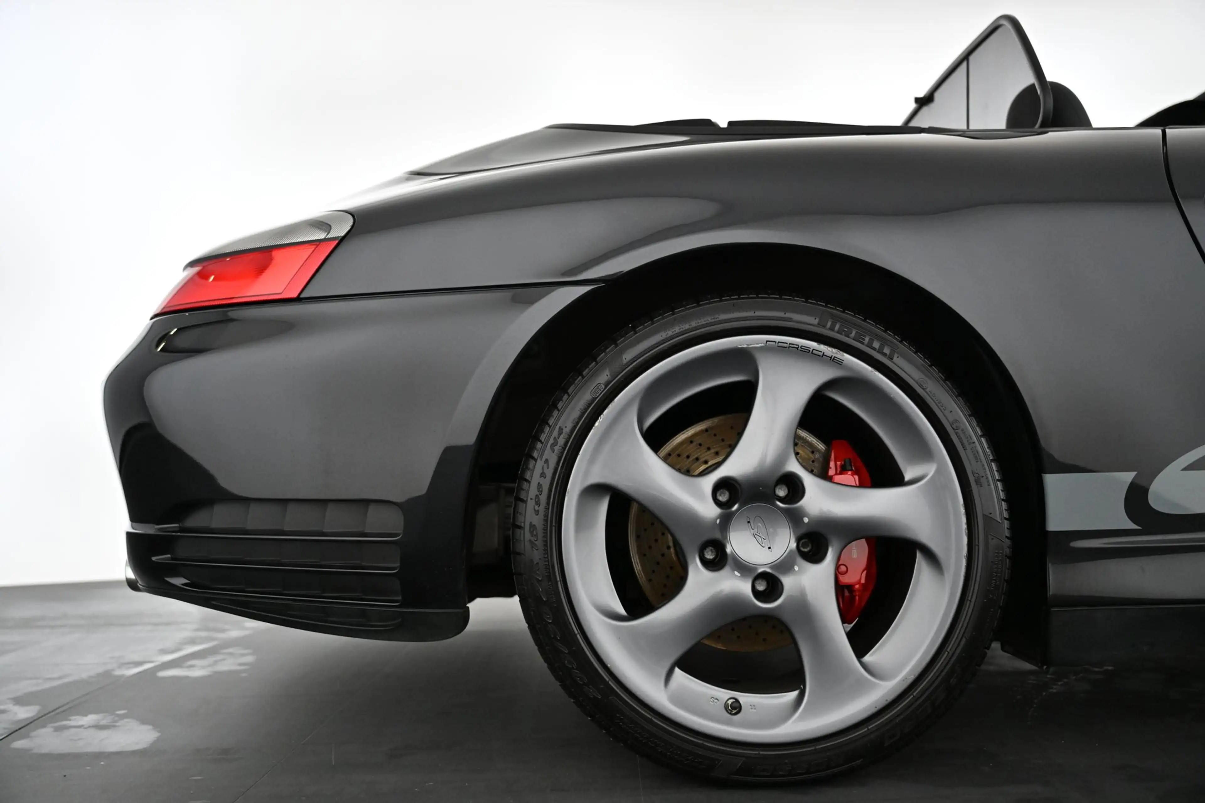 Porsche 996 911 Carrera 4S — photo 28
