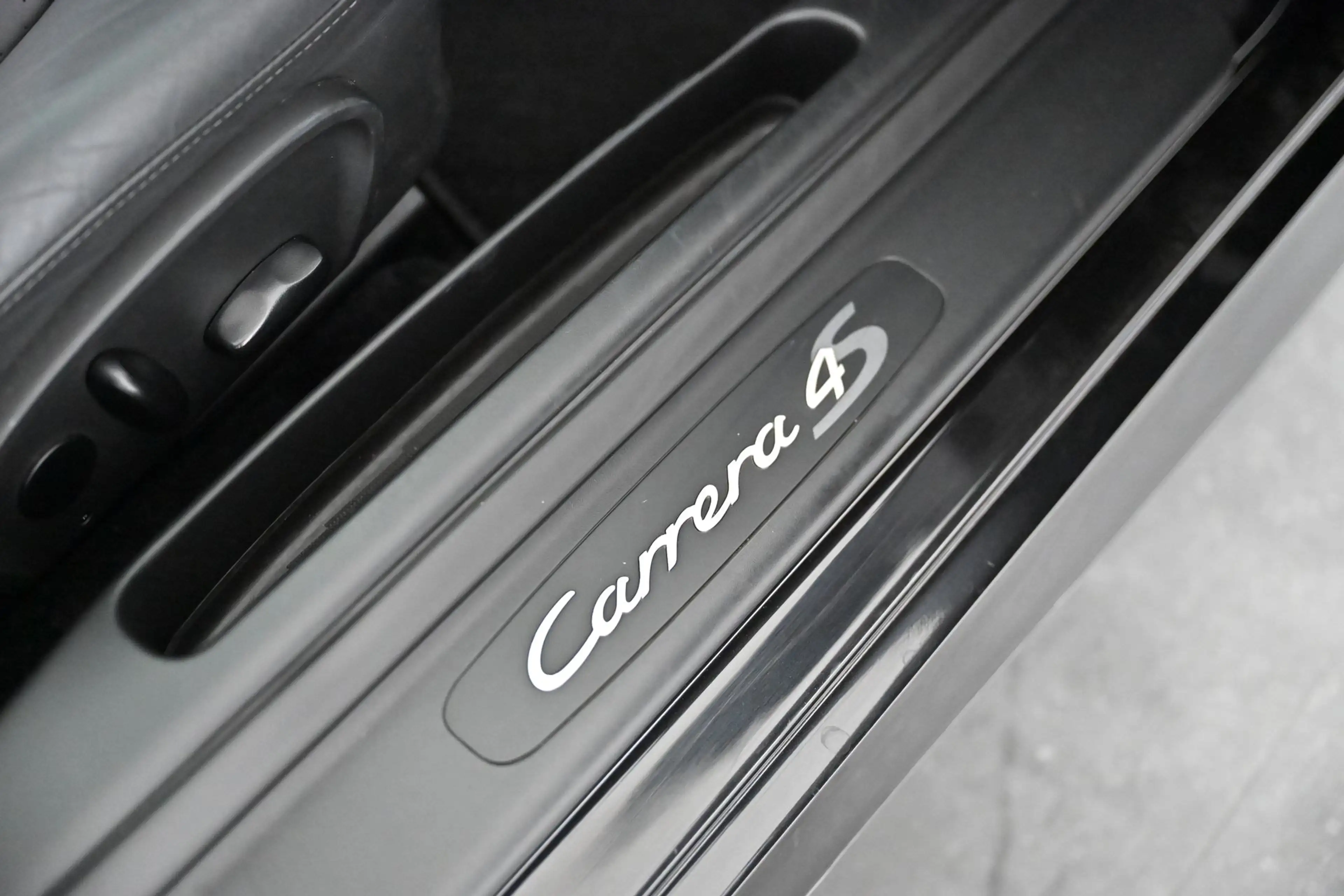 Porsche 996 911 Carrera 4S — photo 31