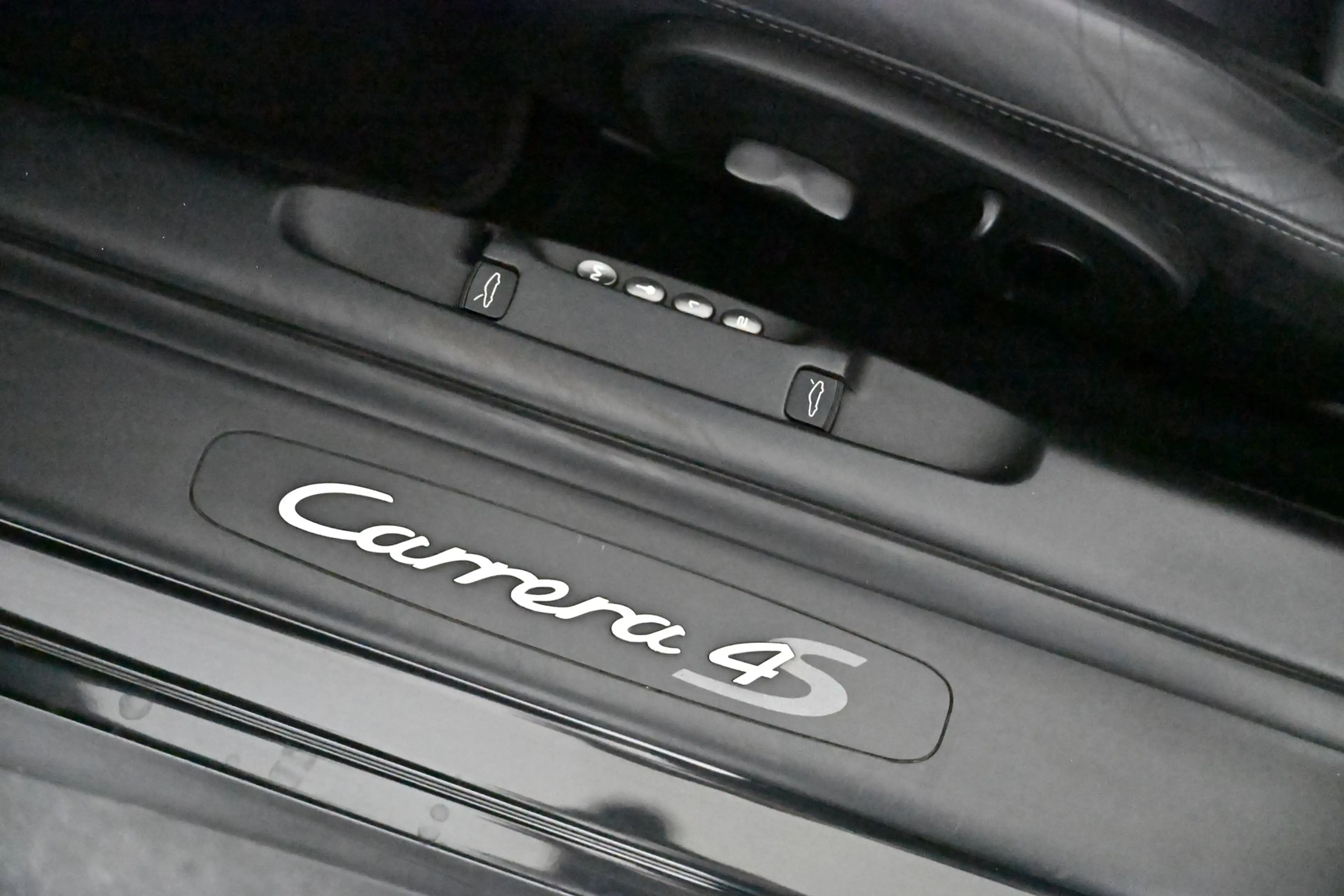Porsche 996 911 Carrera 4S — photo 37