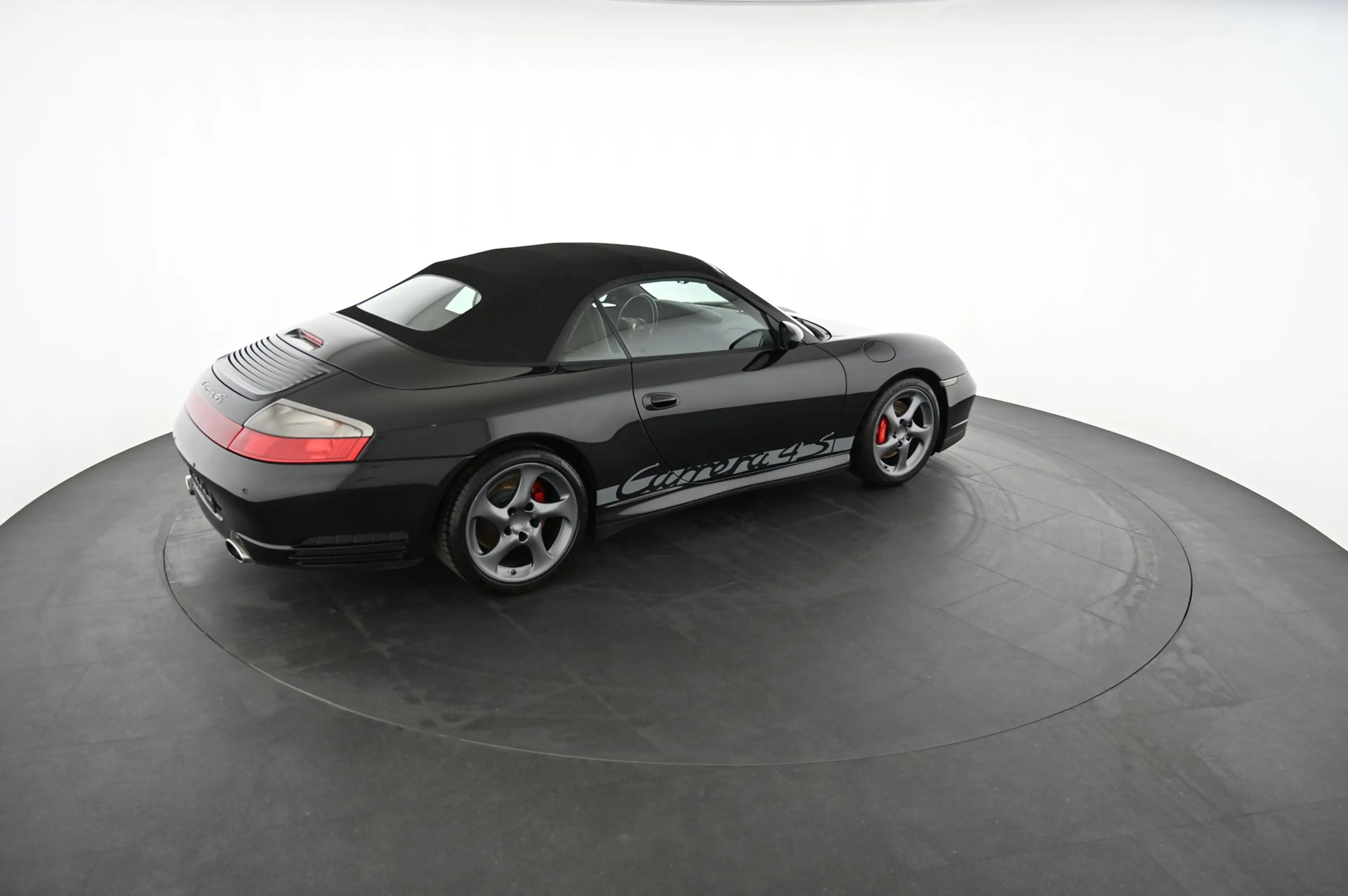 Porsche 996 911 Carrera 4S — photo 16