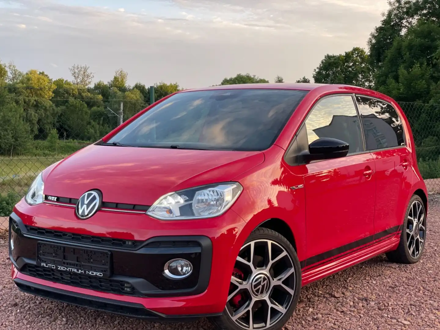 Volkswagen up! 1.0 TSI GTI*RFK*PDC*8-fach Alu*Tüv Neu* Rot - 2