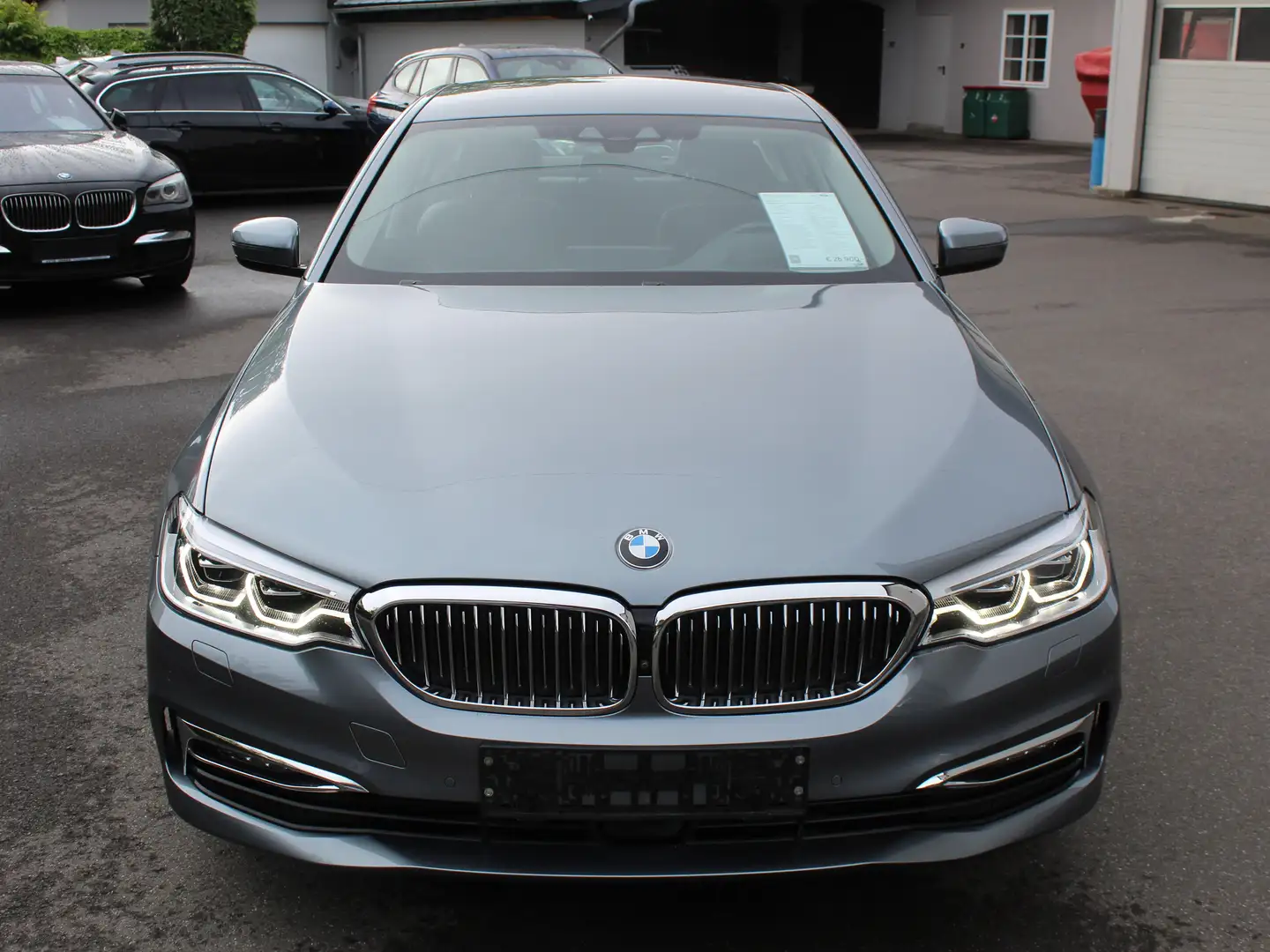 BMW 520 520 d xDrive Luxury Line Top Gepflegt! Nur 91000KM Grau - 2