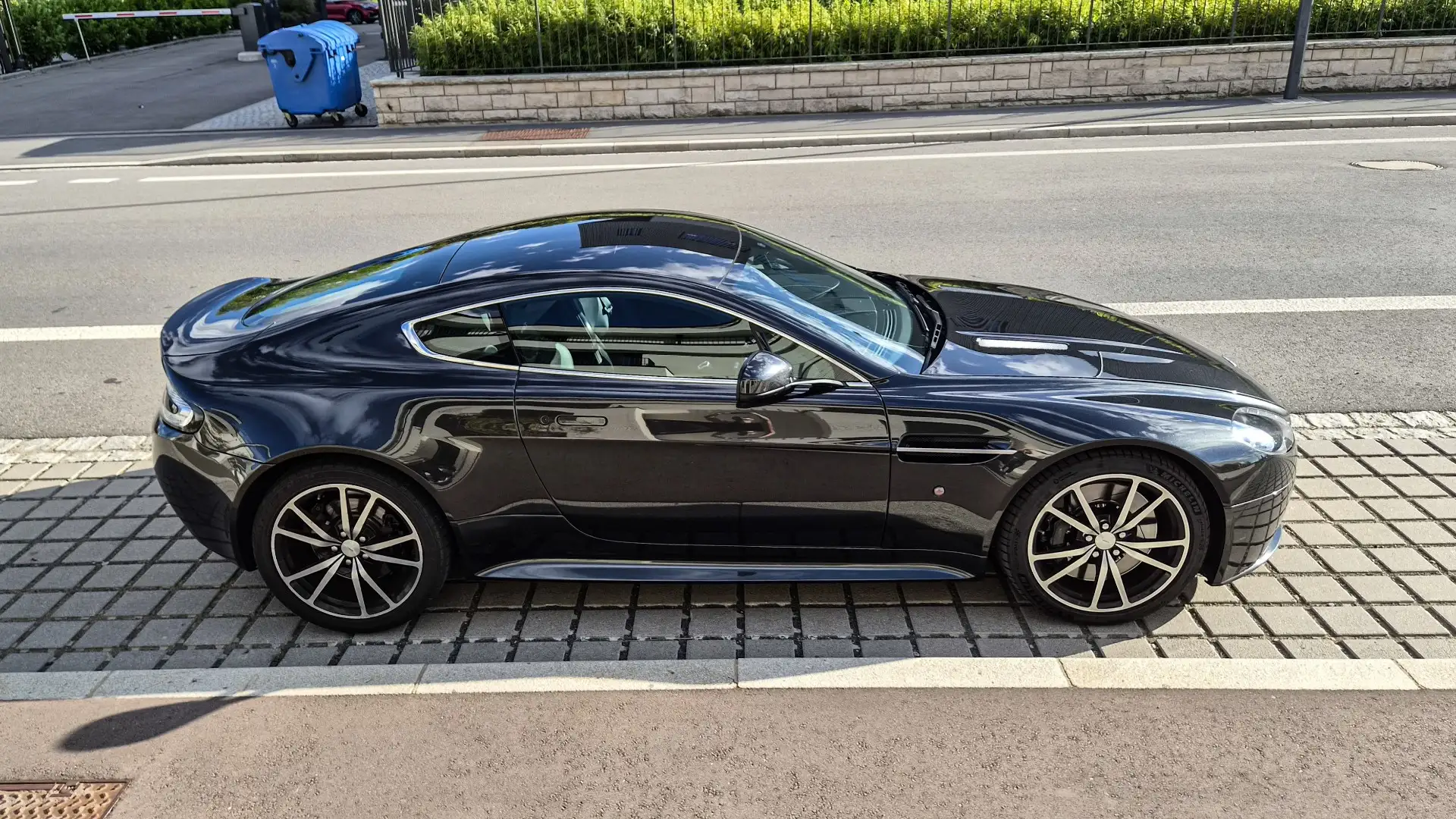 애스턴마틴 밴티지 Coupe 2013 블랙 사진 5