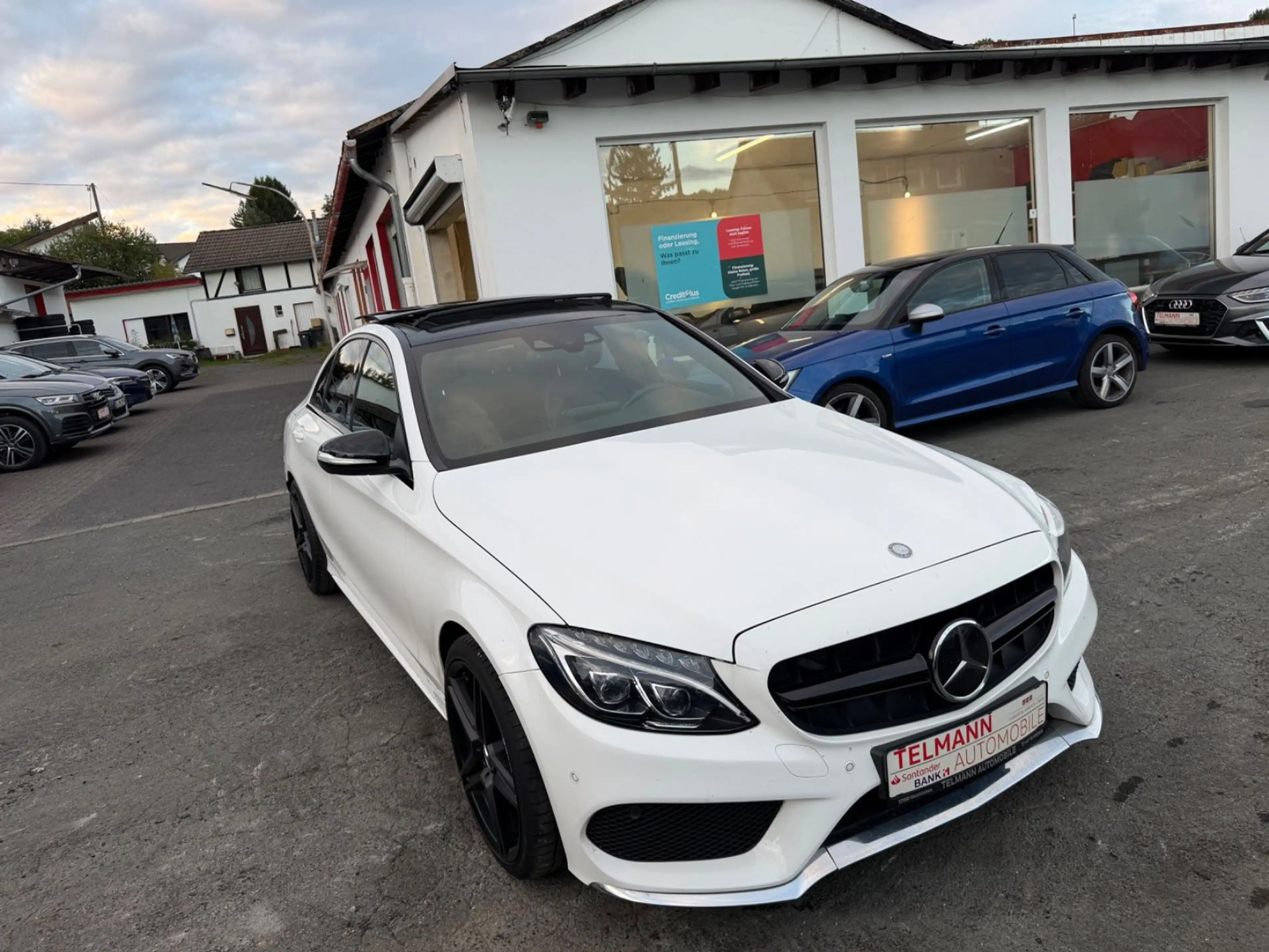 Mercedes-Benz C 400 C Limousine 4Matic/Pano-Dach/Burmester — photo 4