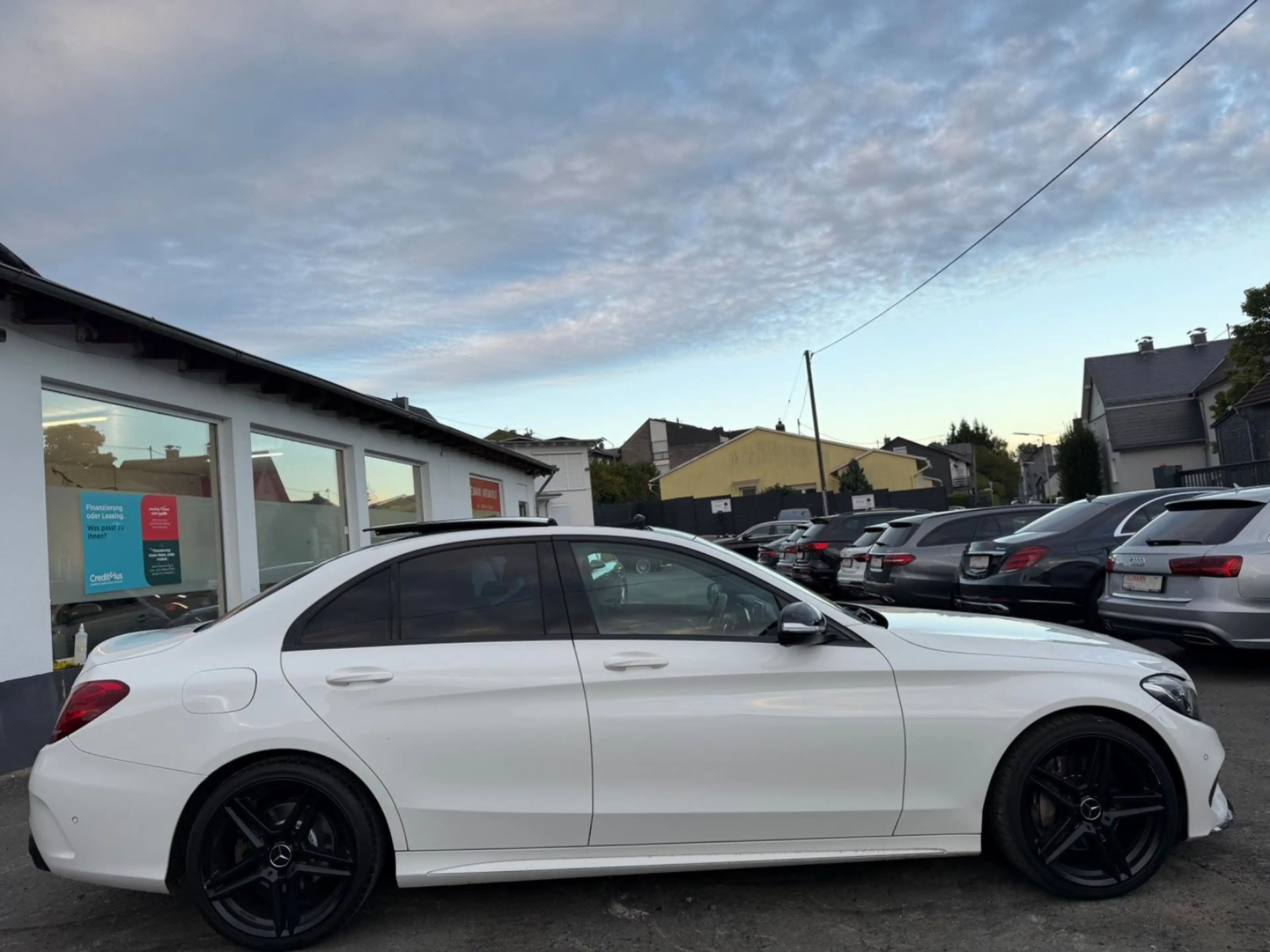 Mercedes-Benz C 400 C Limousine 4Matic/Pano-Dach/Burmester — photo 9