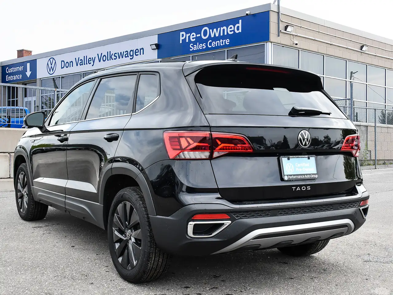 Volkswagen Taos photo Volkswagen Taos