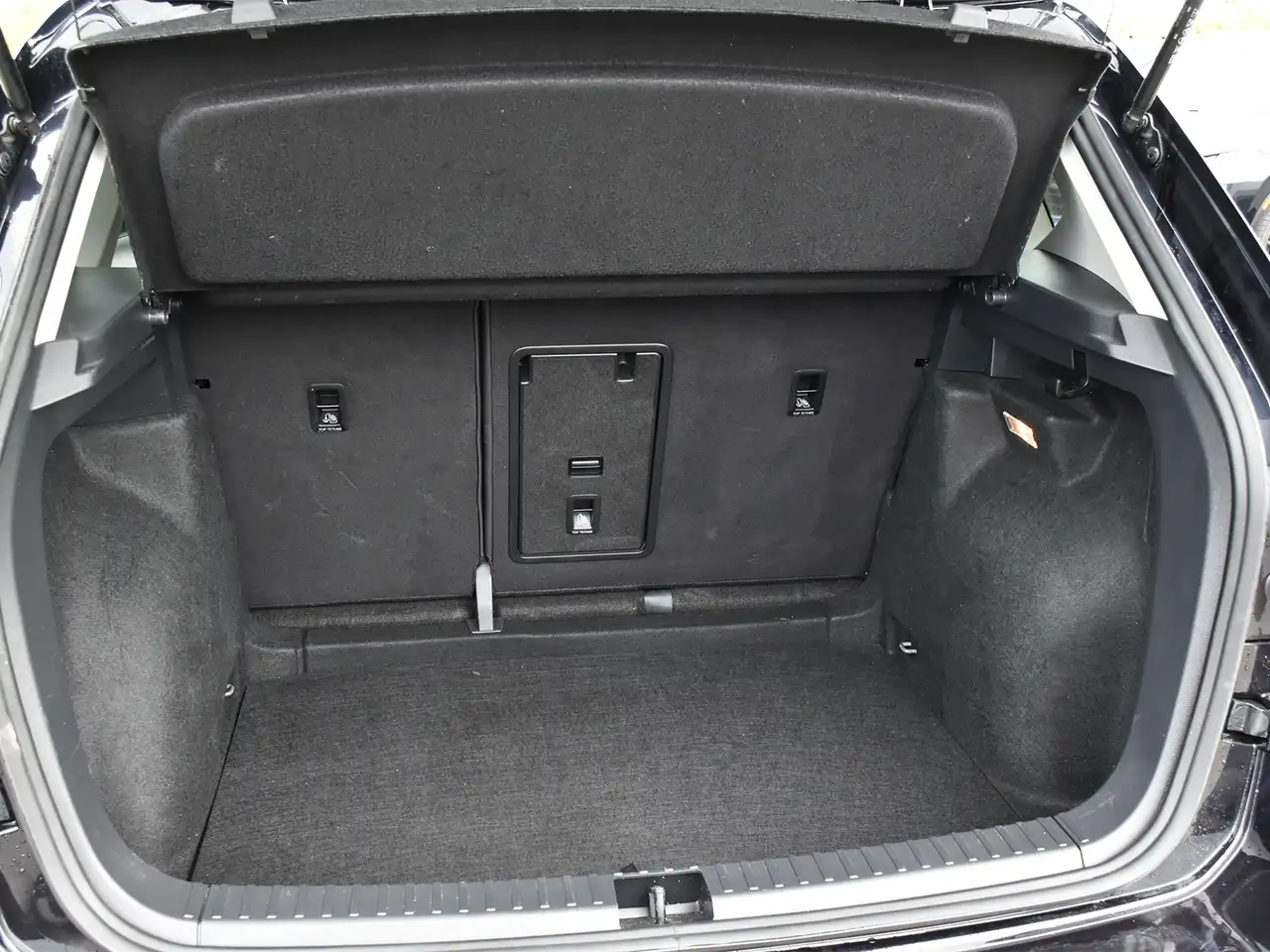 Volkswagen Taos photo Volkswagen Taos