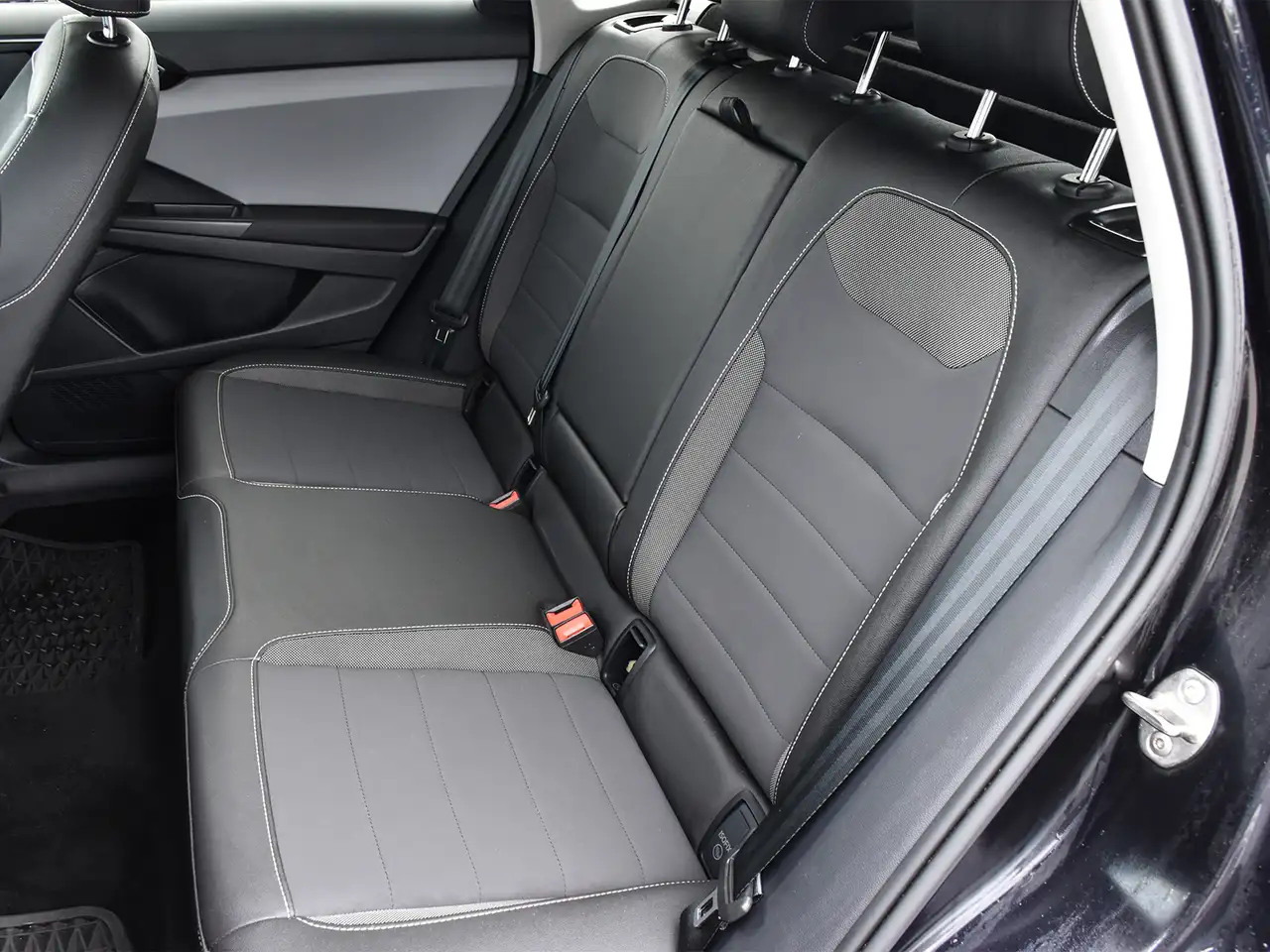 Volkswagen Taos photo Volkswagen Taos