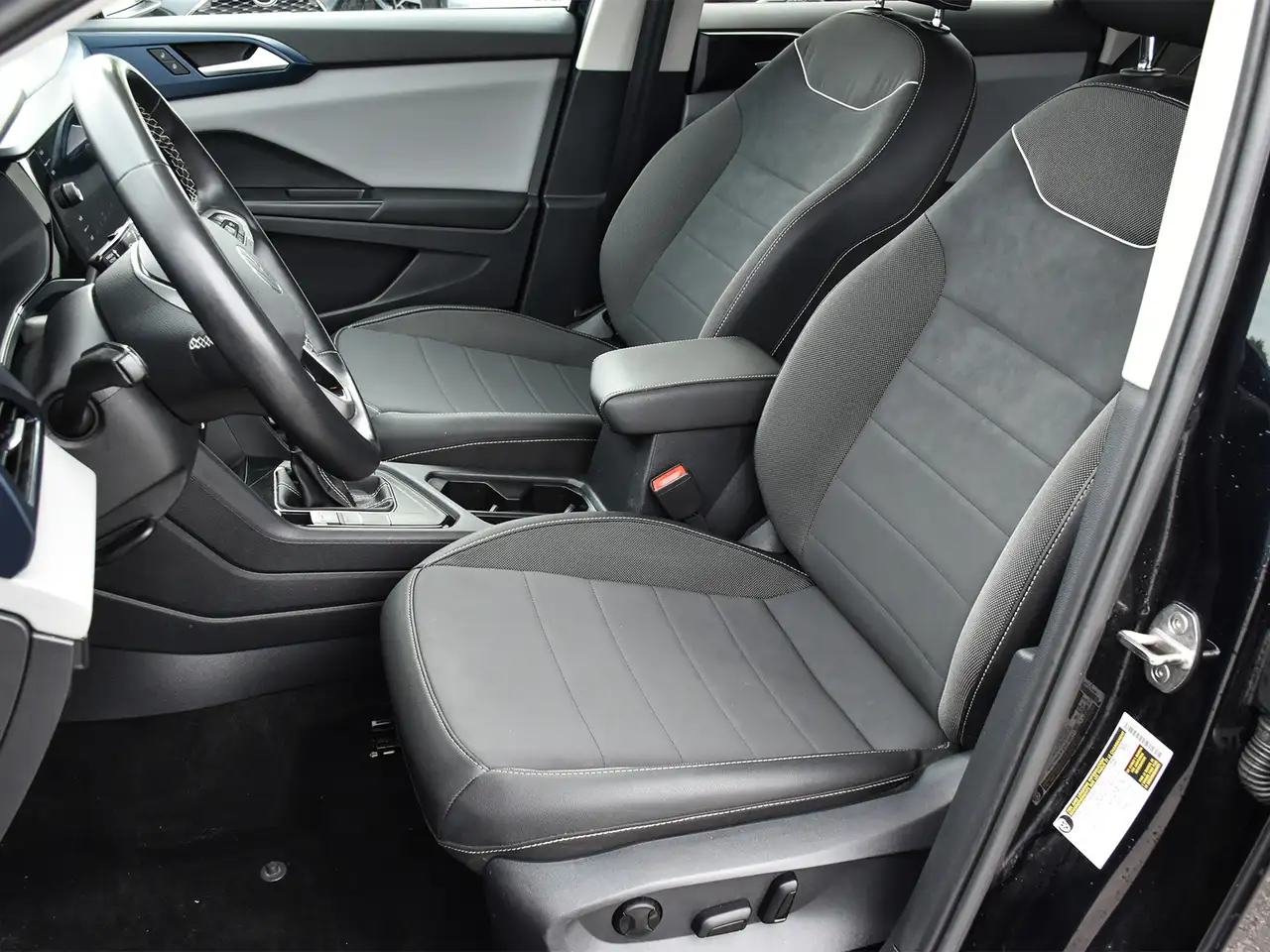 Volkswagen Taos photo Volkswagen Taos