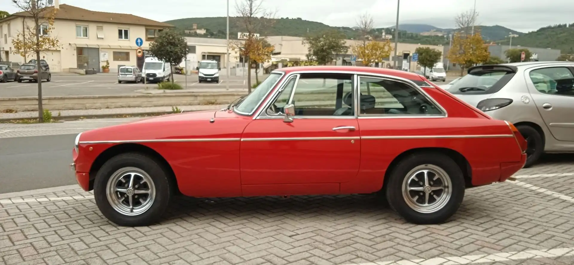 MG MGB GT Roşu - 2
